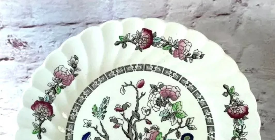 Myott Staffordshire England "Indian Tree" Plates and Platter, Set of Five - 3