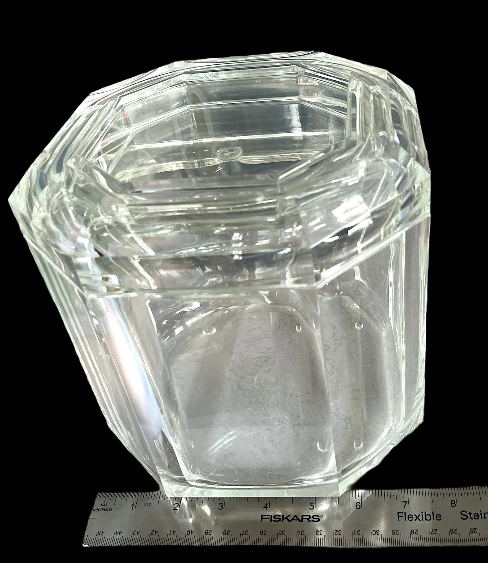 1980s Mid-Century Lucite Ice Bucket With Stainless Steel Tongs - 7