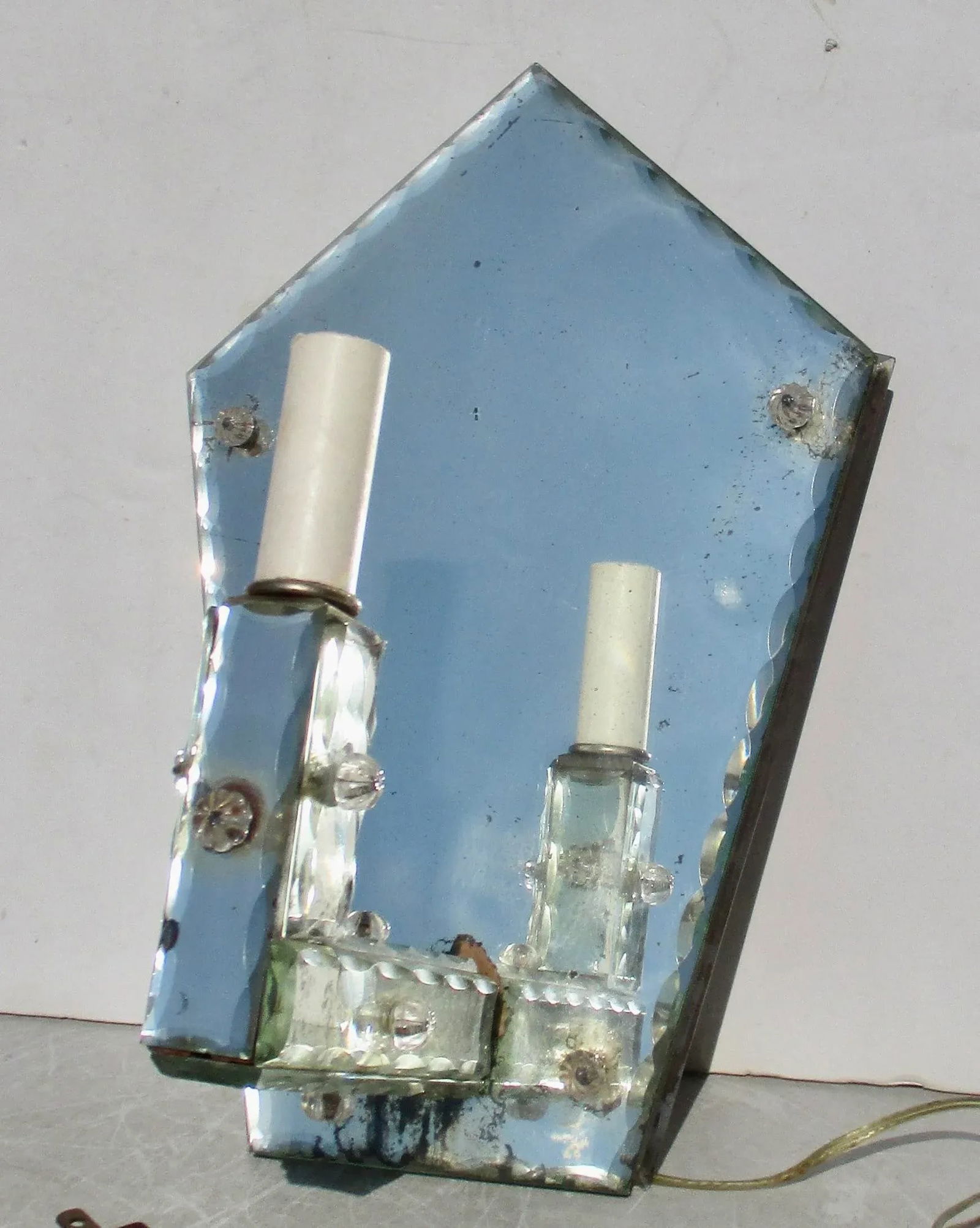 Hollywood Regency Mirrored Single Light Sconce - 2