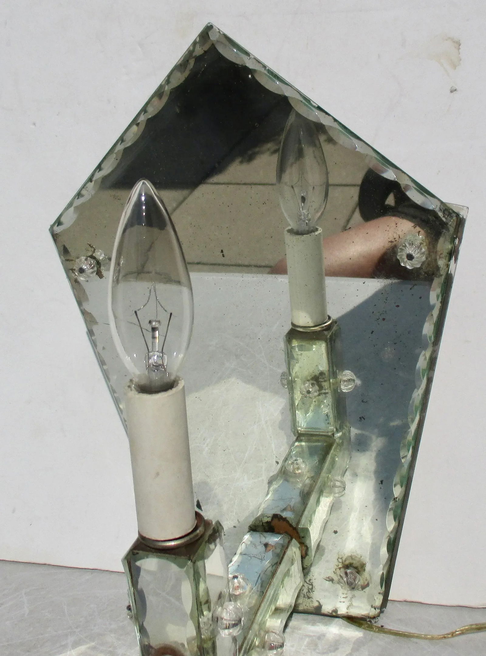 Hollywood Regency Mirrored Single Light Sconce - 9
