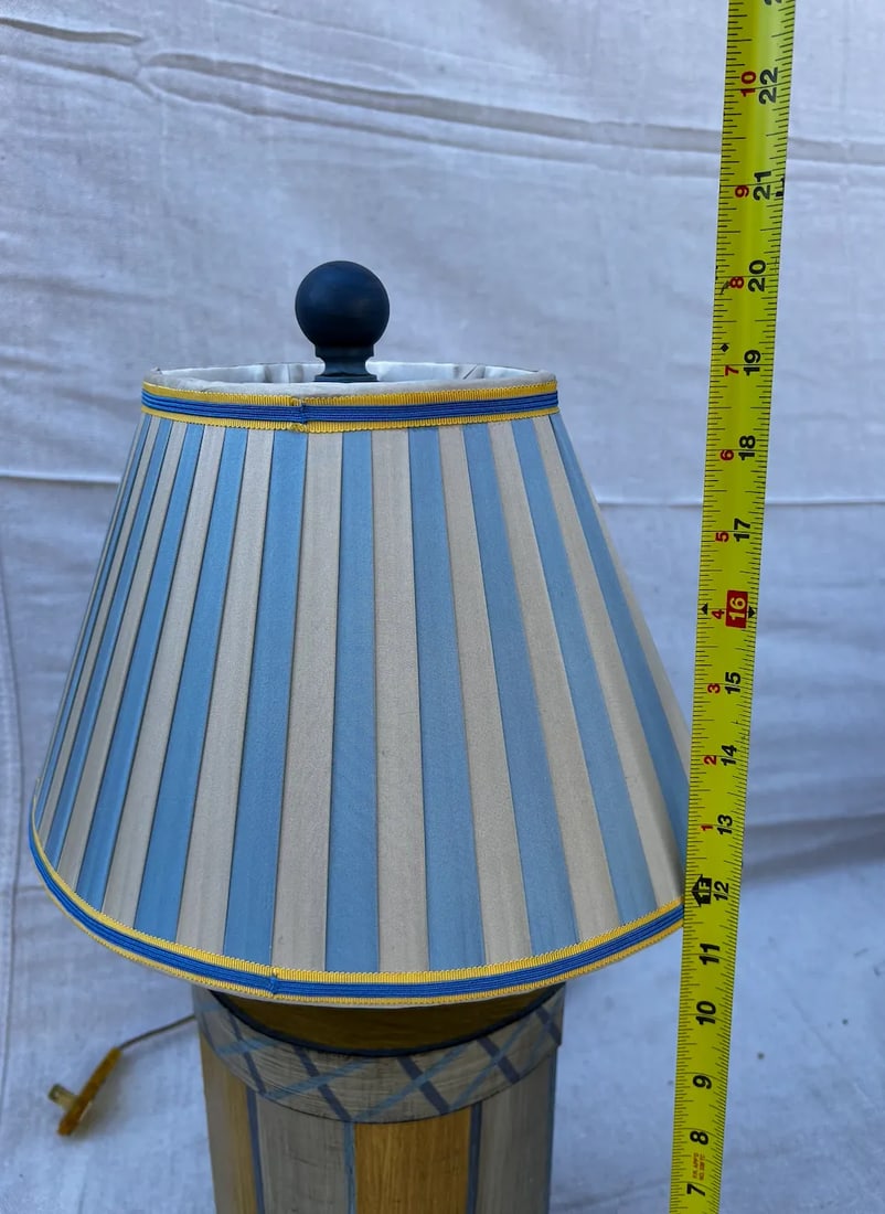Vintage Hand Painted Toile Lamp - 4
