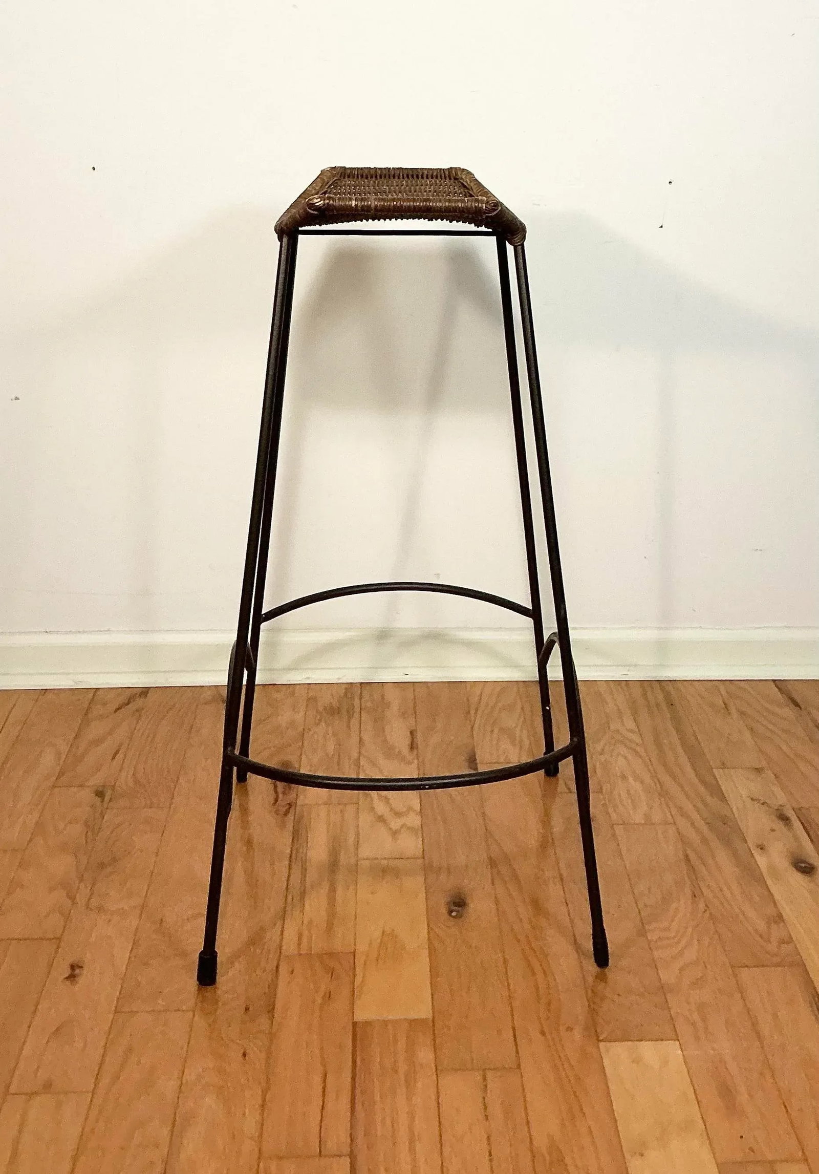 Vintage 1960s Iron & Wicker Arthur Umanoff Style Barstool Mid-Century Modern - 4