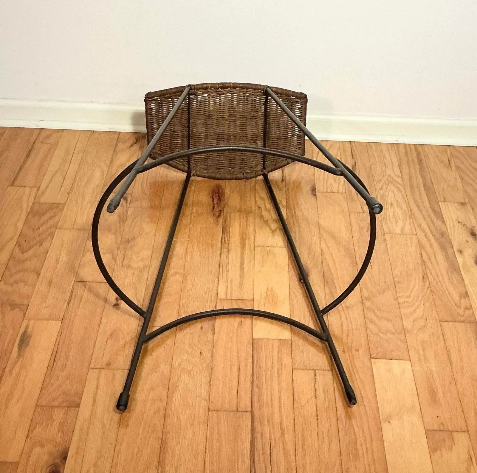 Vintage 1960s Iron & Wicker Arthur Umanoff Style Barstool Mid-Century Modern - 7