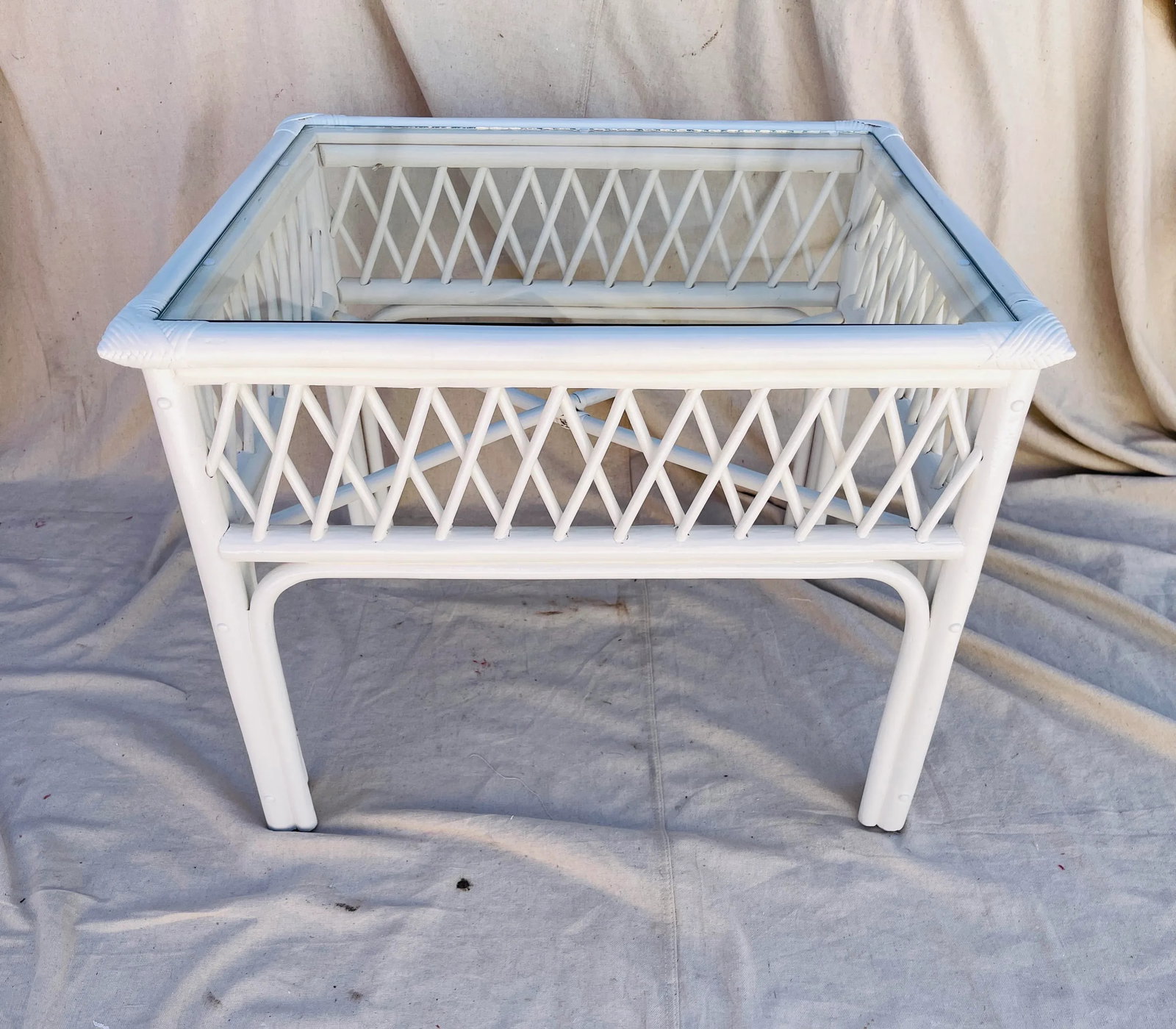 Vintage Ficks Reed Style White Bamboo Lattice Pattern Glass Top End Table - 6