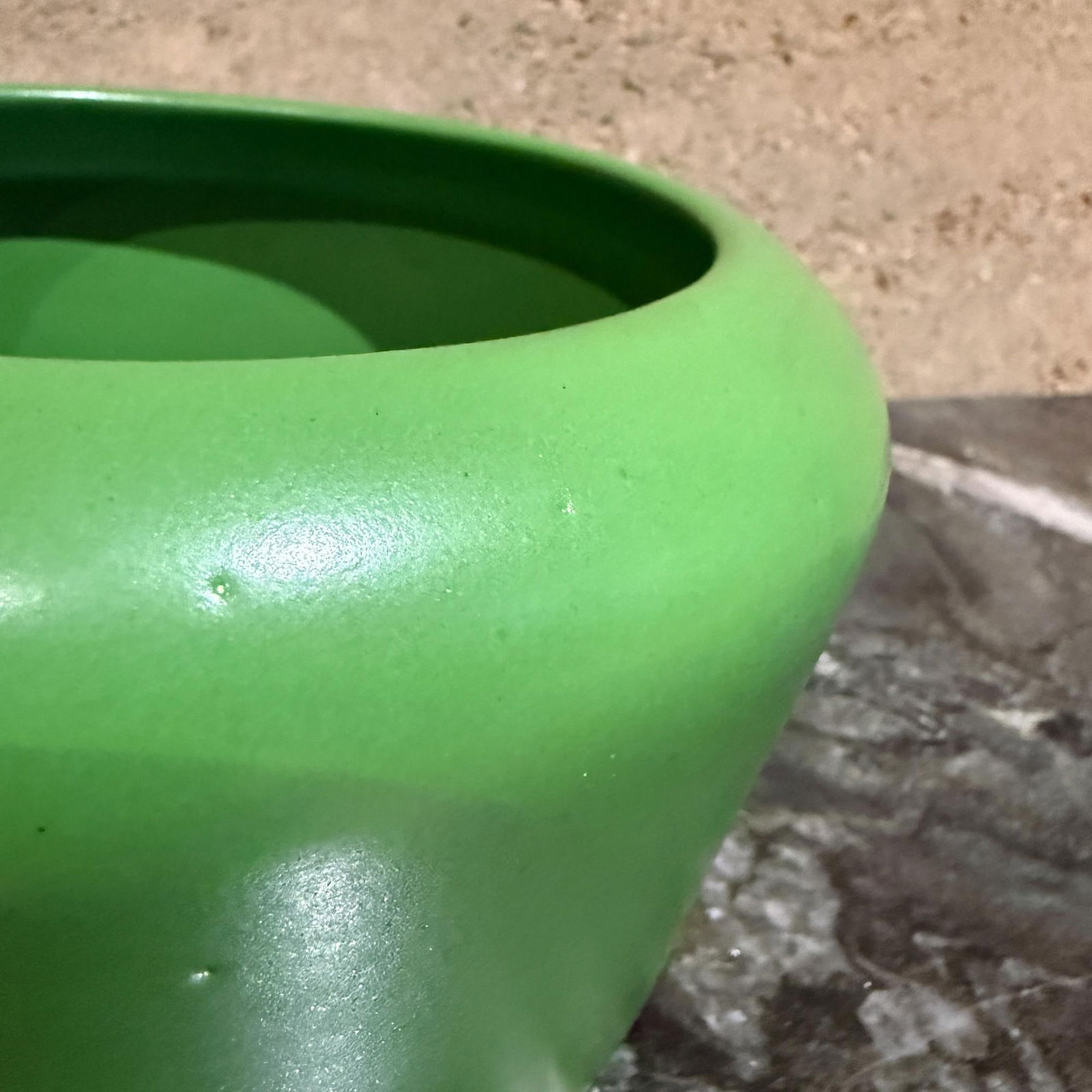Modern Ceramic Planter or Pot in a Vibrant Green - 2