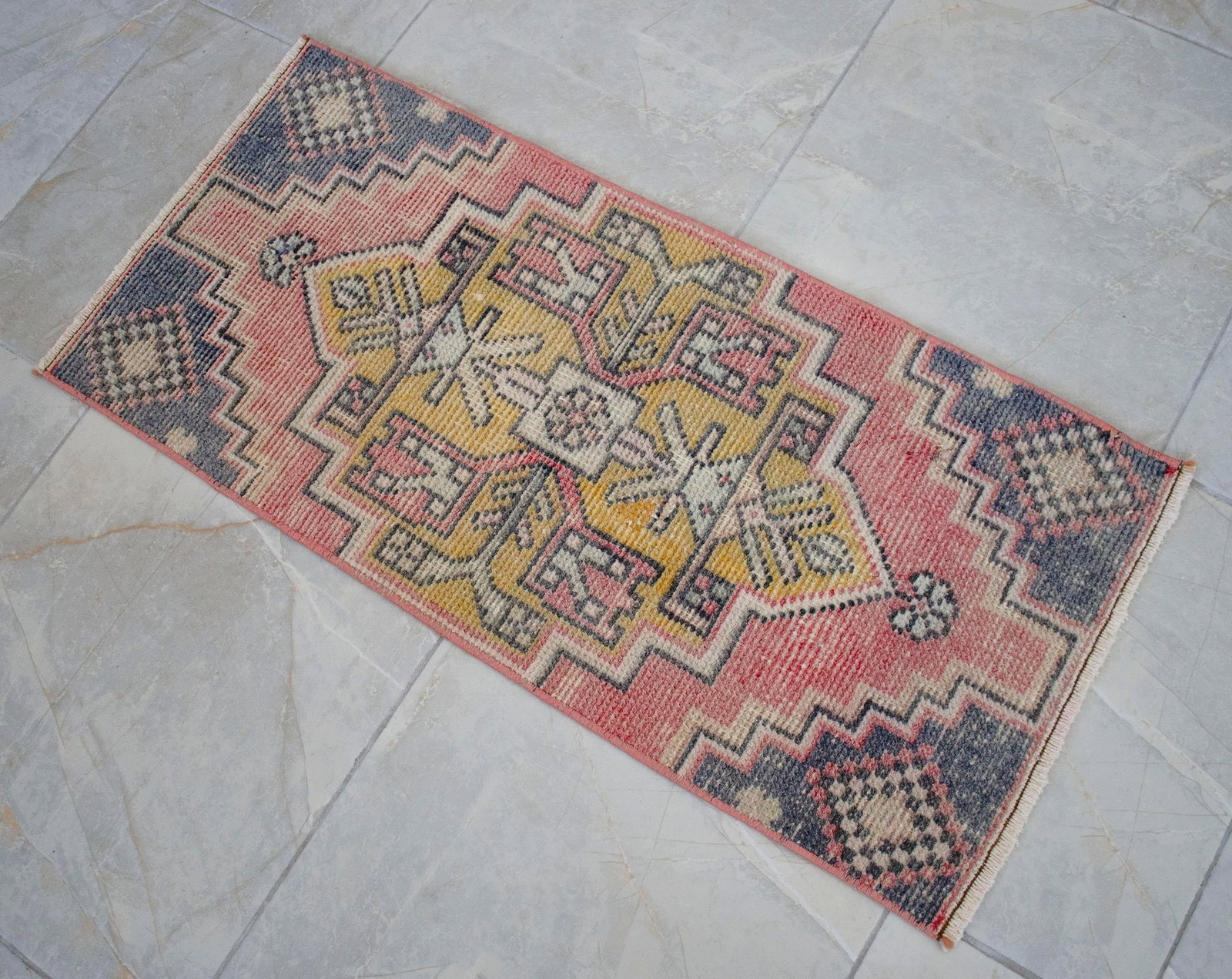 1970s Hand Knotted Small Turkish Rug Entryway Mat Bath Rug Kitchen Rug - 19'' X 41'' - 9