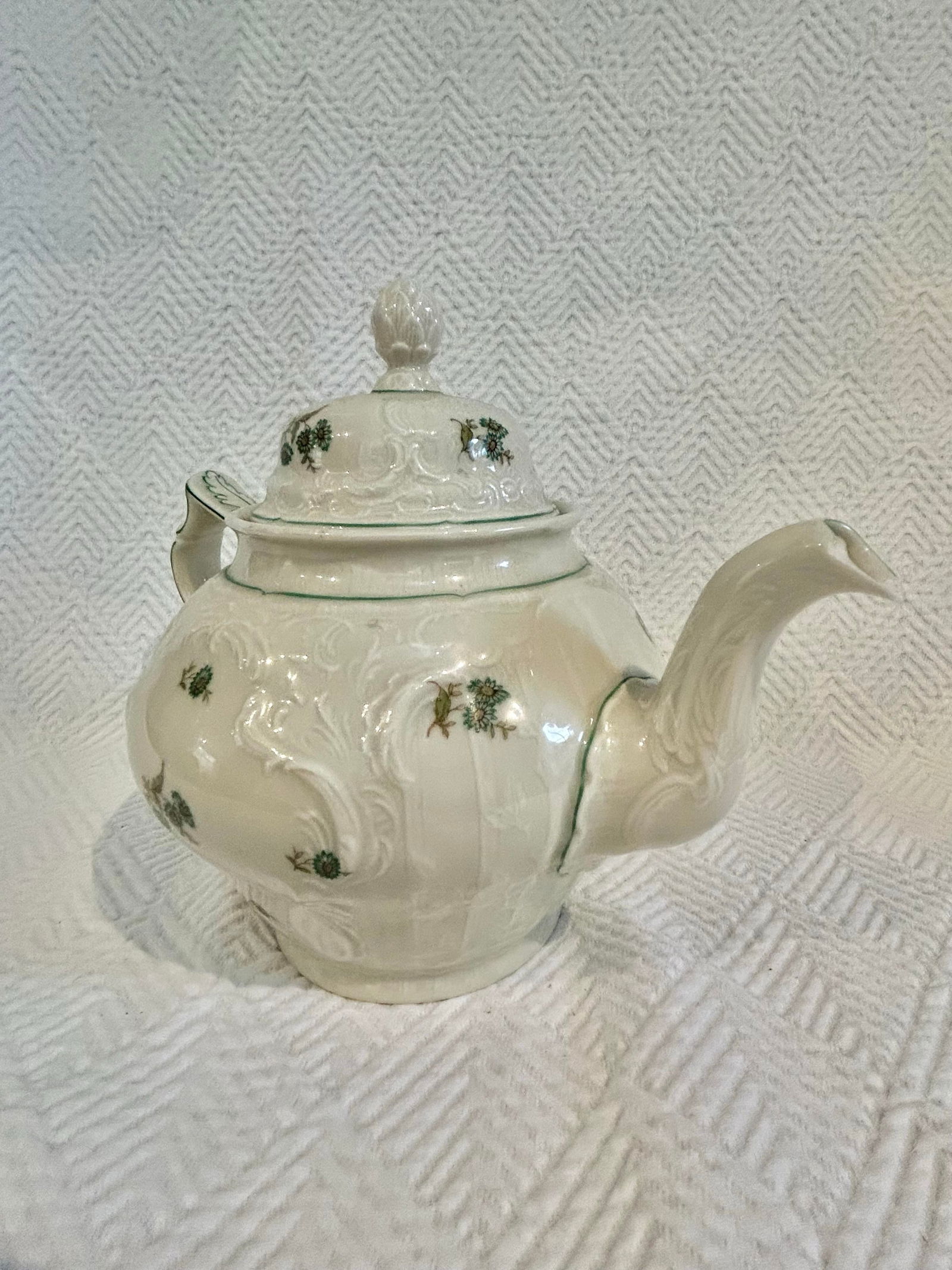 1950's Rosenthal Sanssouci Porcelain "Moss Rose" Tea Pot - 3