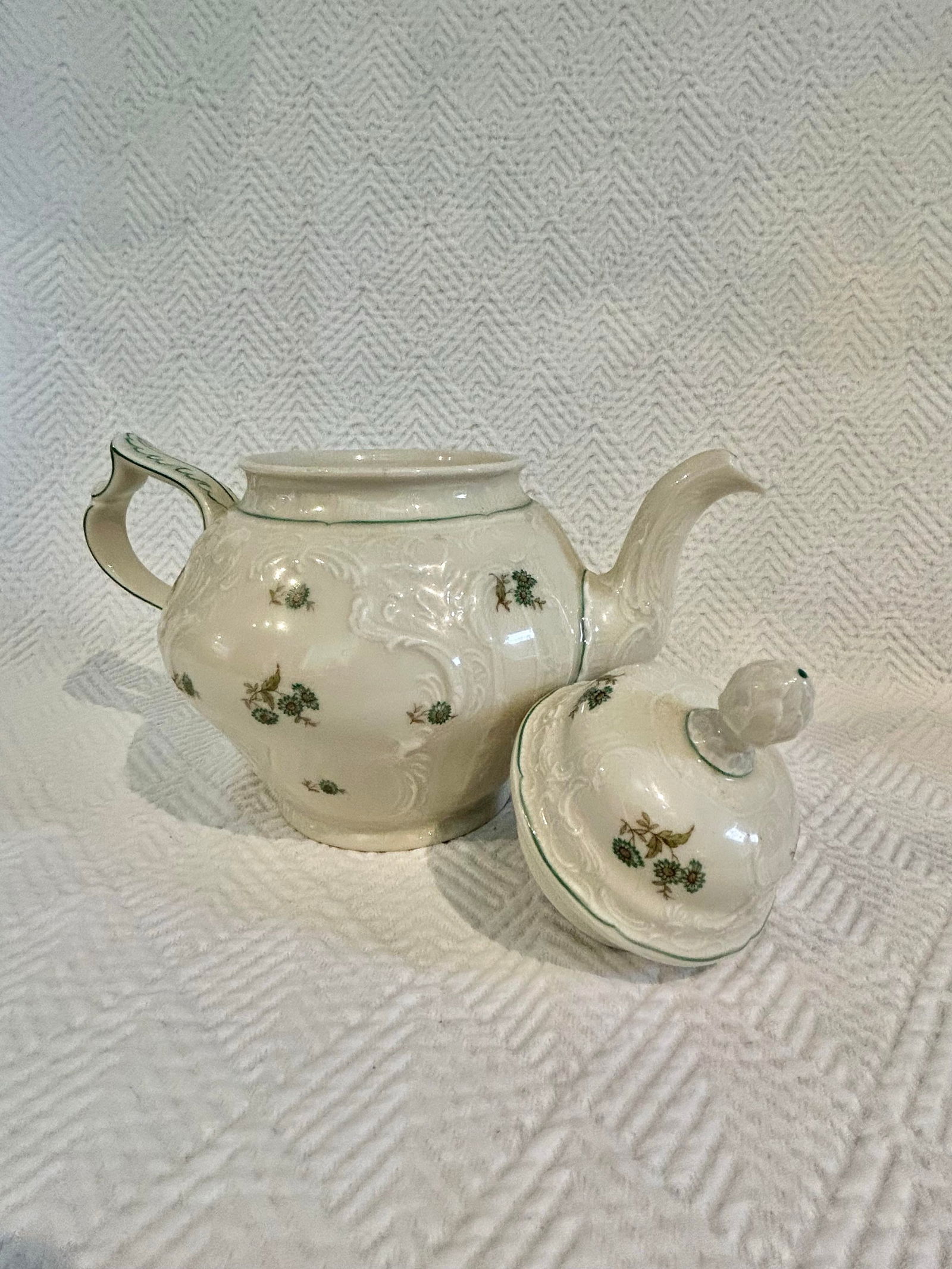 1950's Rosenthal Sanssouci Porcelain "Moss Rose" Tea Pot - 6