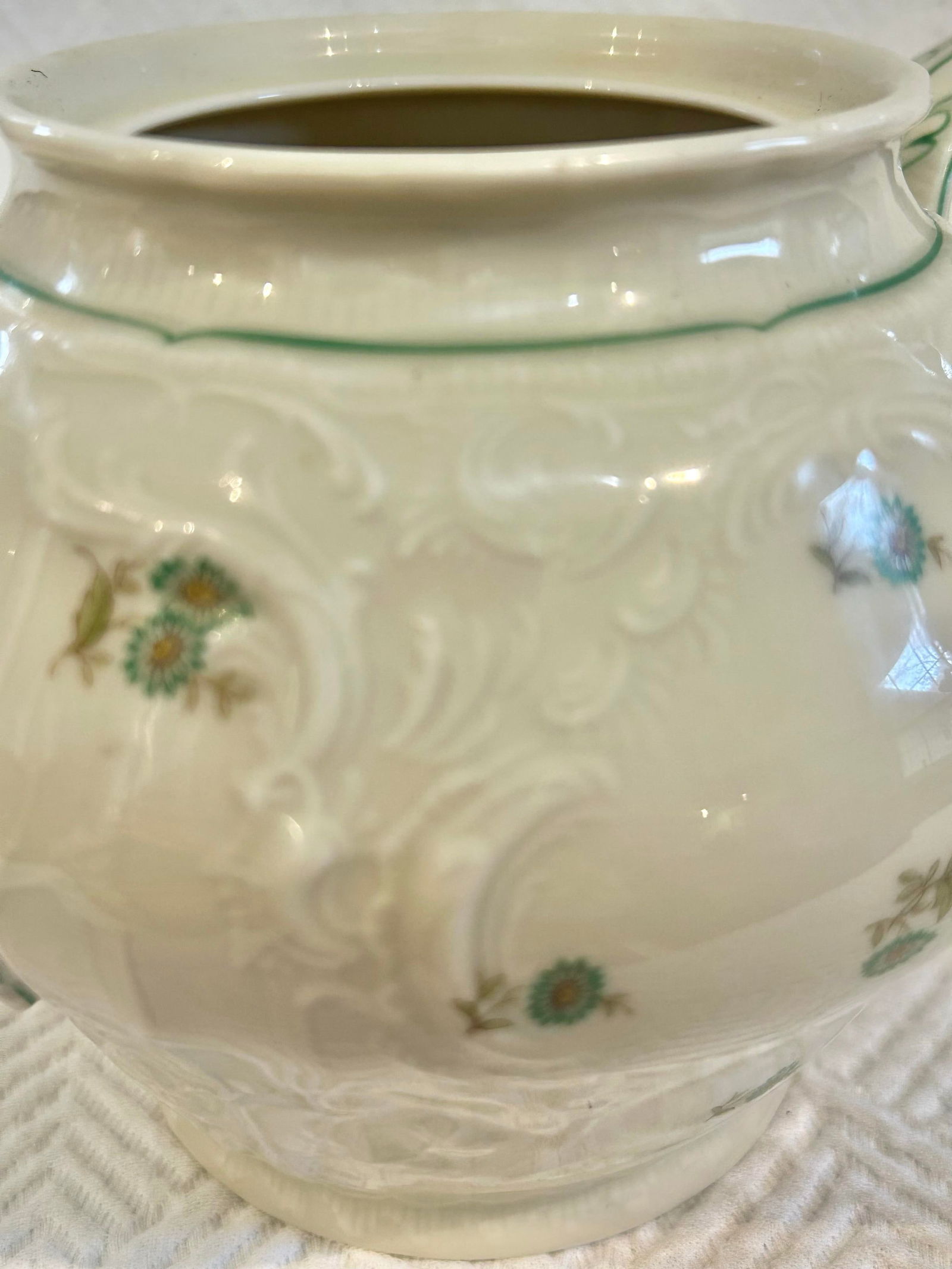 1950's Rosenthal Sanssouci Porcelain "Moss Rose" Tea Pot - 9