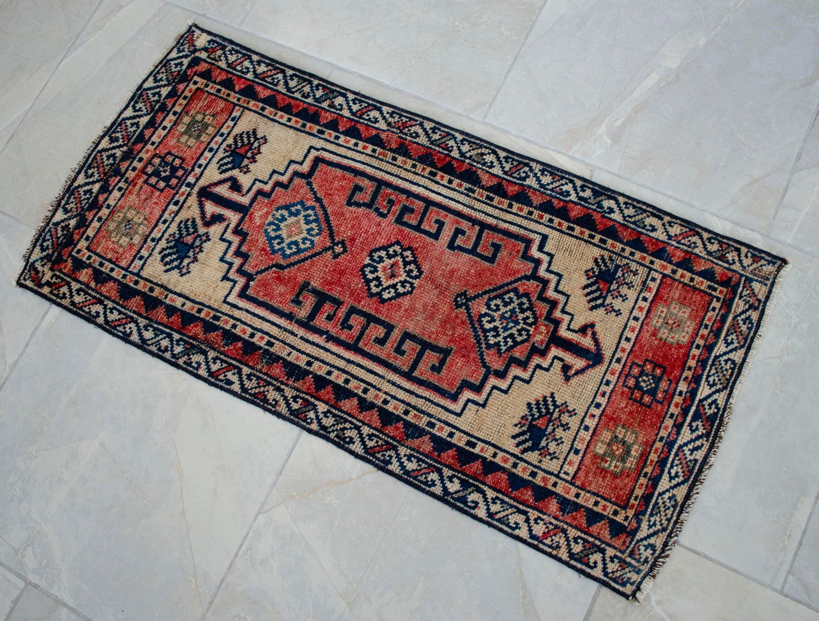 1970s Vintage Hand Knotted Small Rug - 2