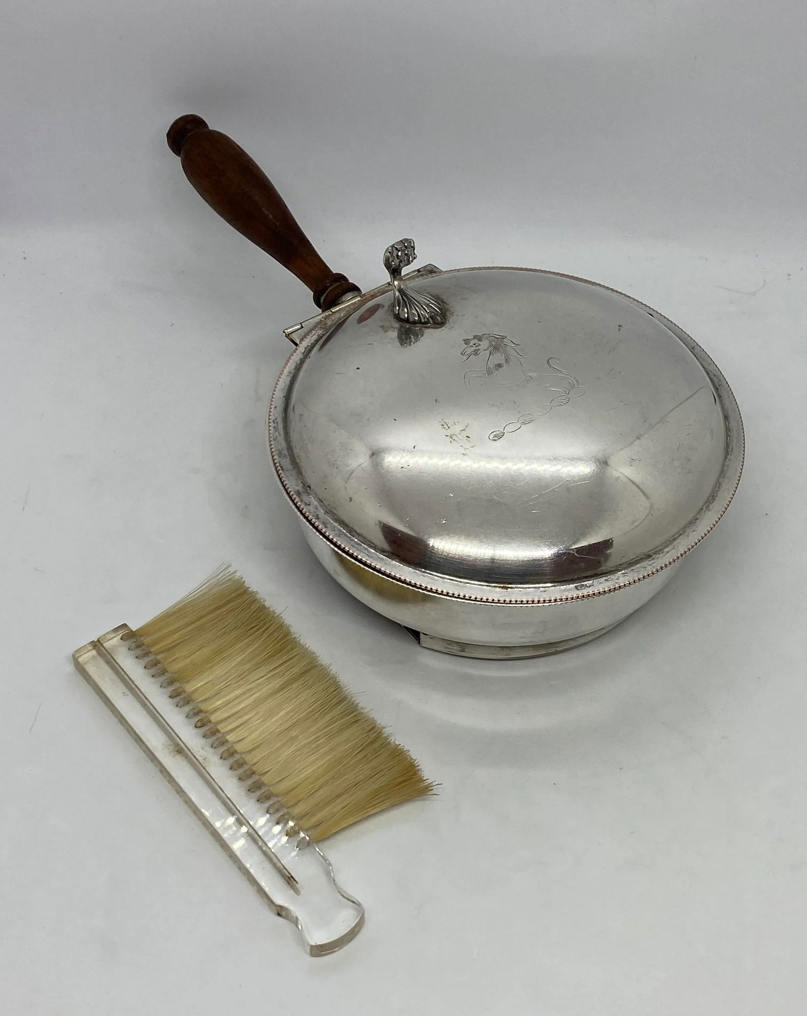 1940s Sheffield Silverplate Silent Butler Table Crumber With Lucite Brush - 7