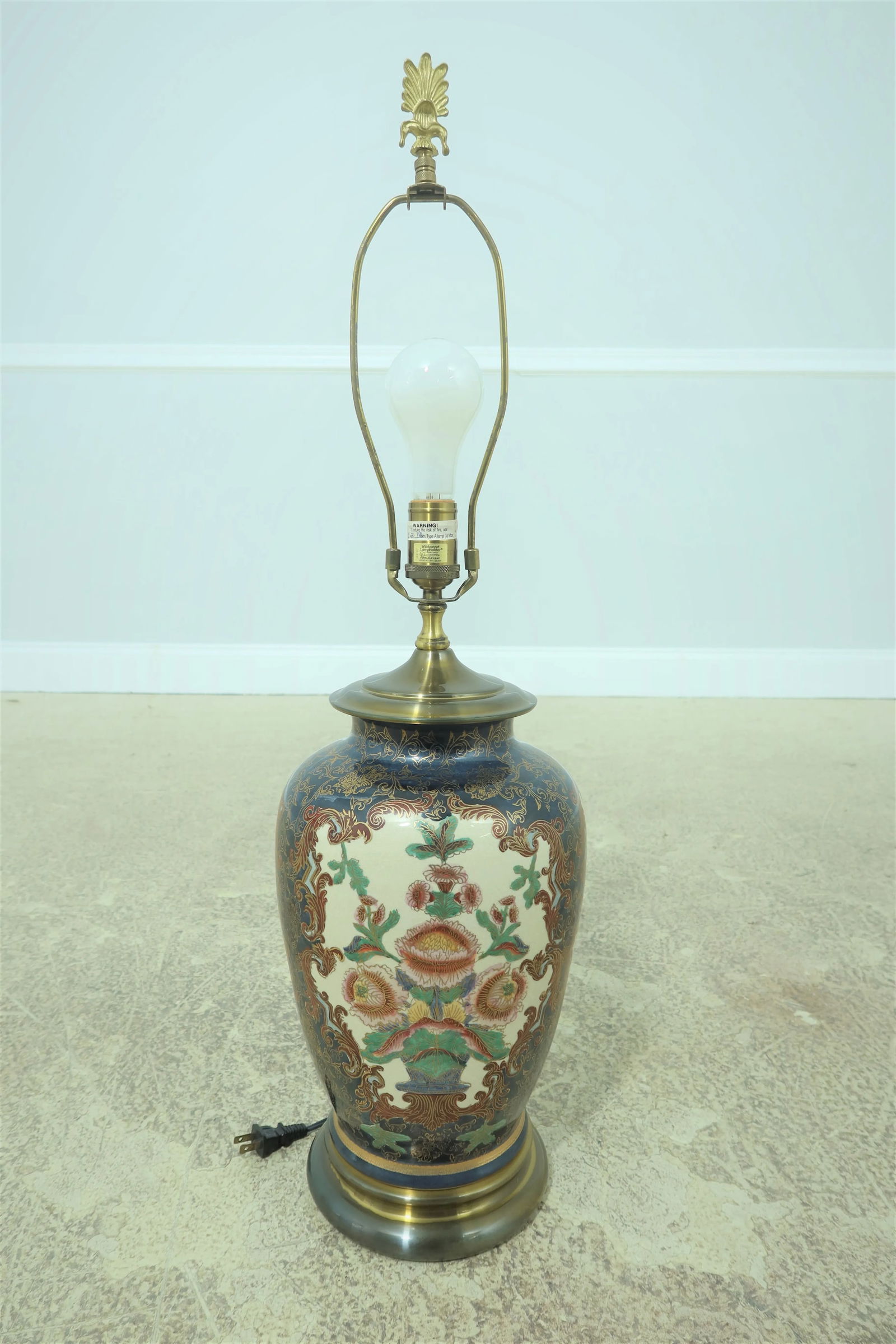 Wildwood Chinoiserie Design Crackle Porcelain Table Lamp - 7