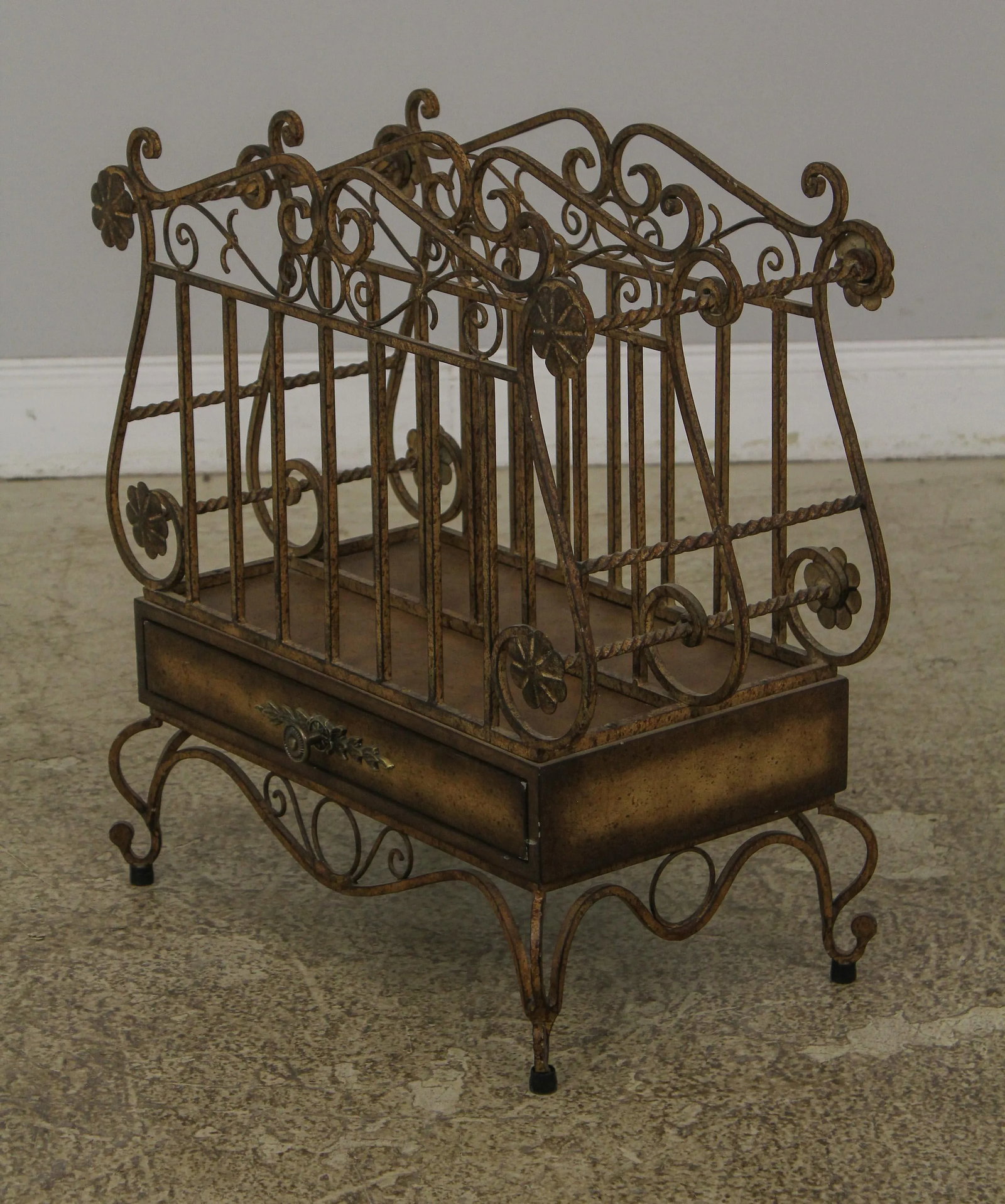 Decorator Iron Magazine Rack W. Drawer - 2