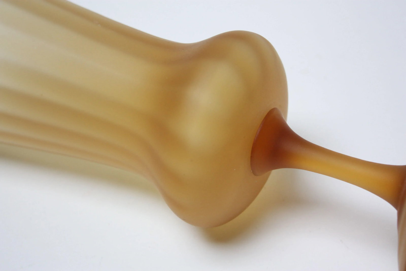 Vintage Italian Honey Amber Frosted Glass Vase - 7