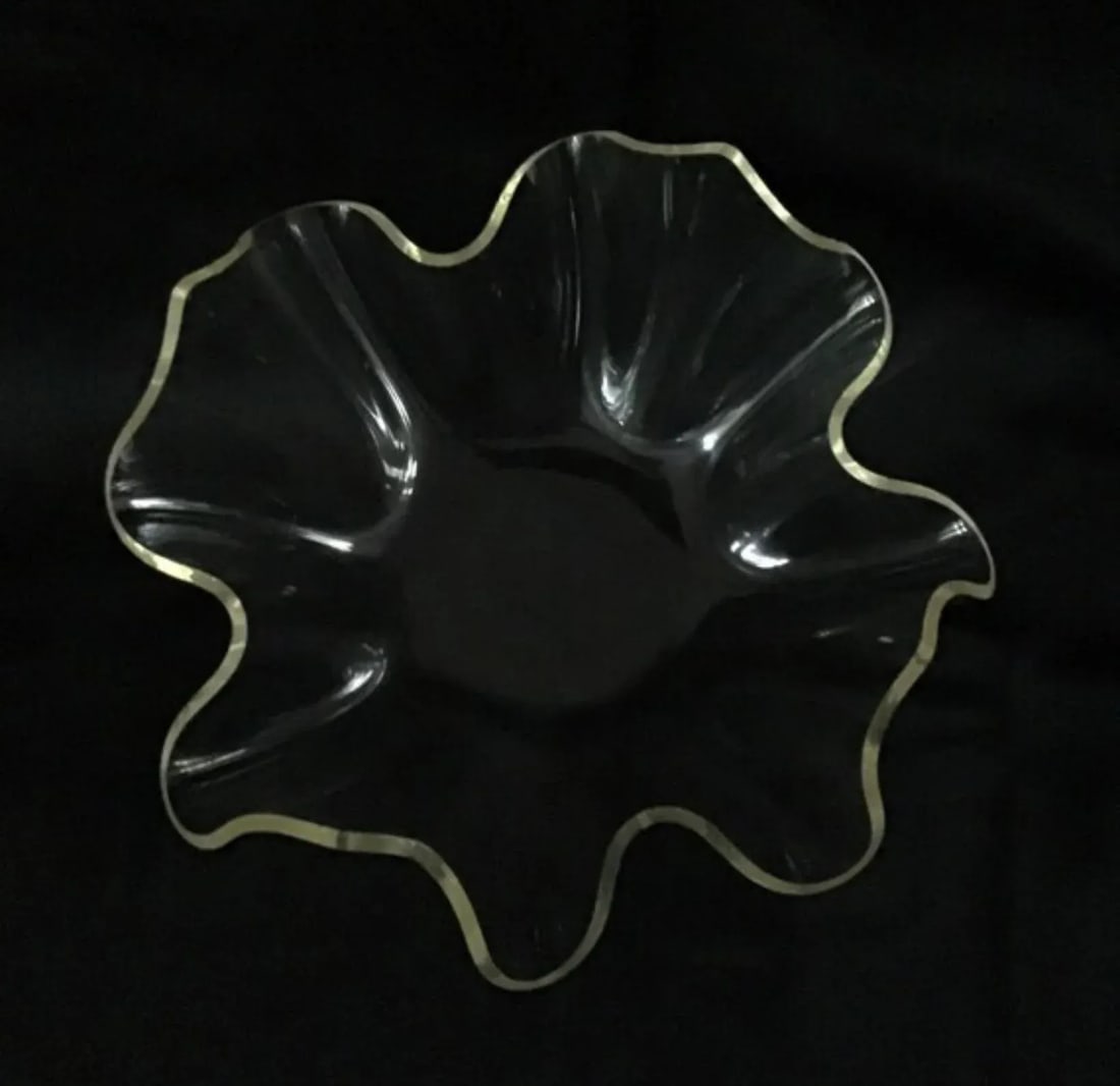 Mid-Century Lucite Sculptured Handkerchief Bowl, Circa 70's - 4