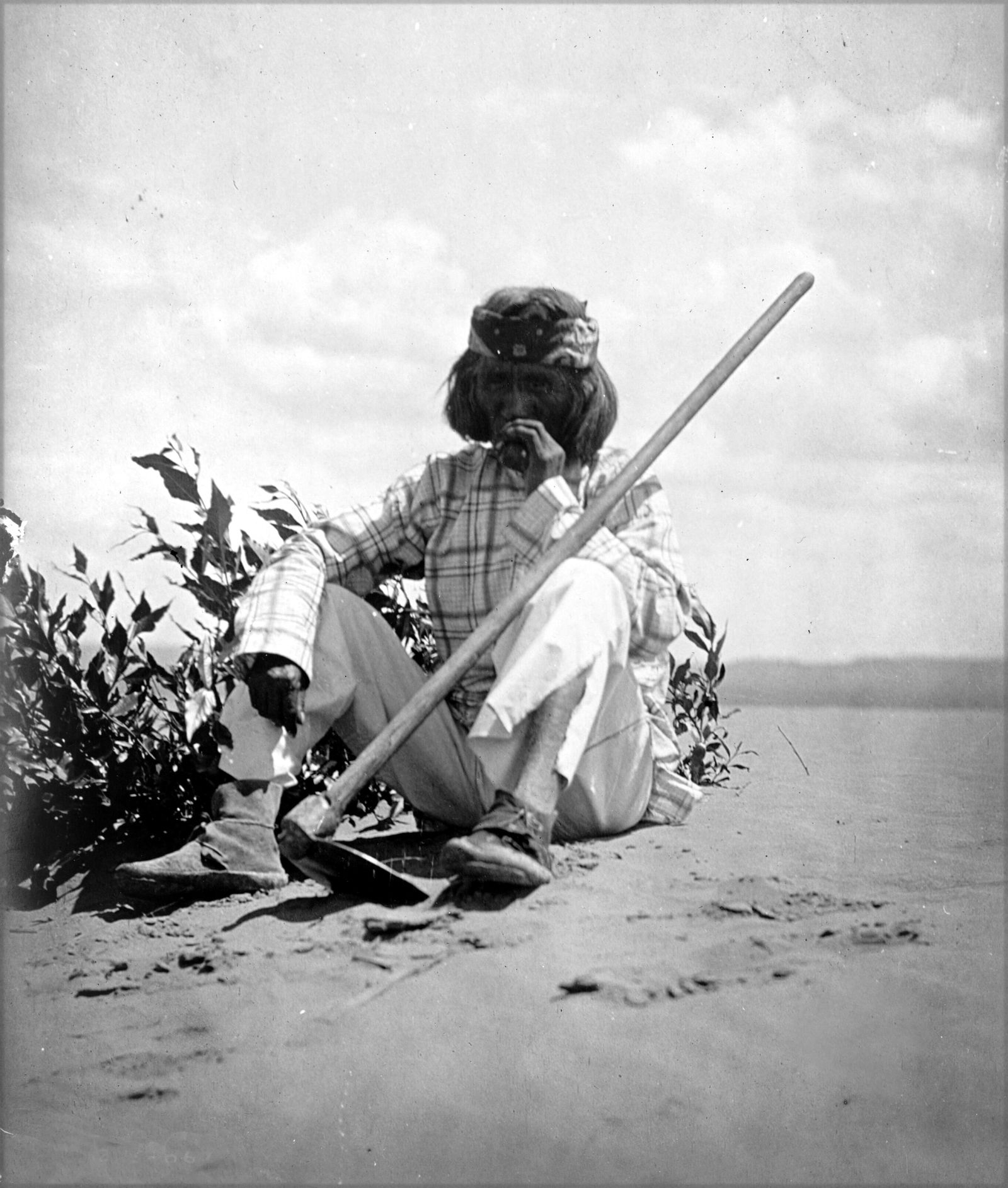 A QUIET SMOKE: Title: A QUIET SMOKE Artist/Source: EDWARD SHERIFF CURTIS Original Date: 1907 Dimensions: 8X10 Description: || UNITED STATES SHIPPING ONLY! || This lot is a Dye Based Photolithograph and is a restorat