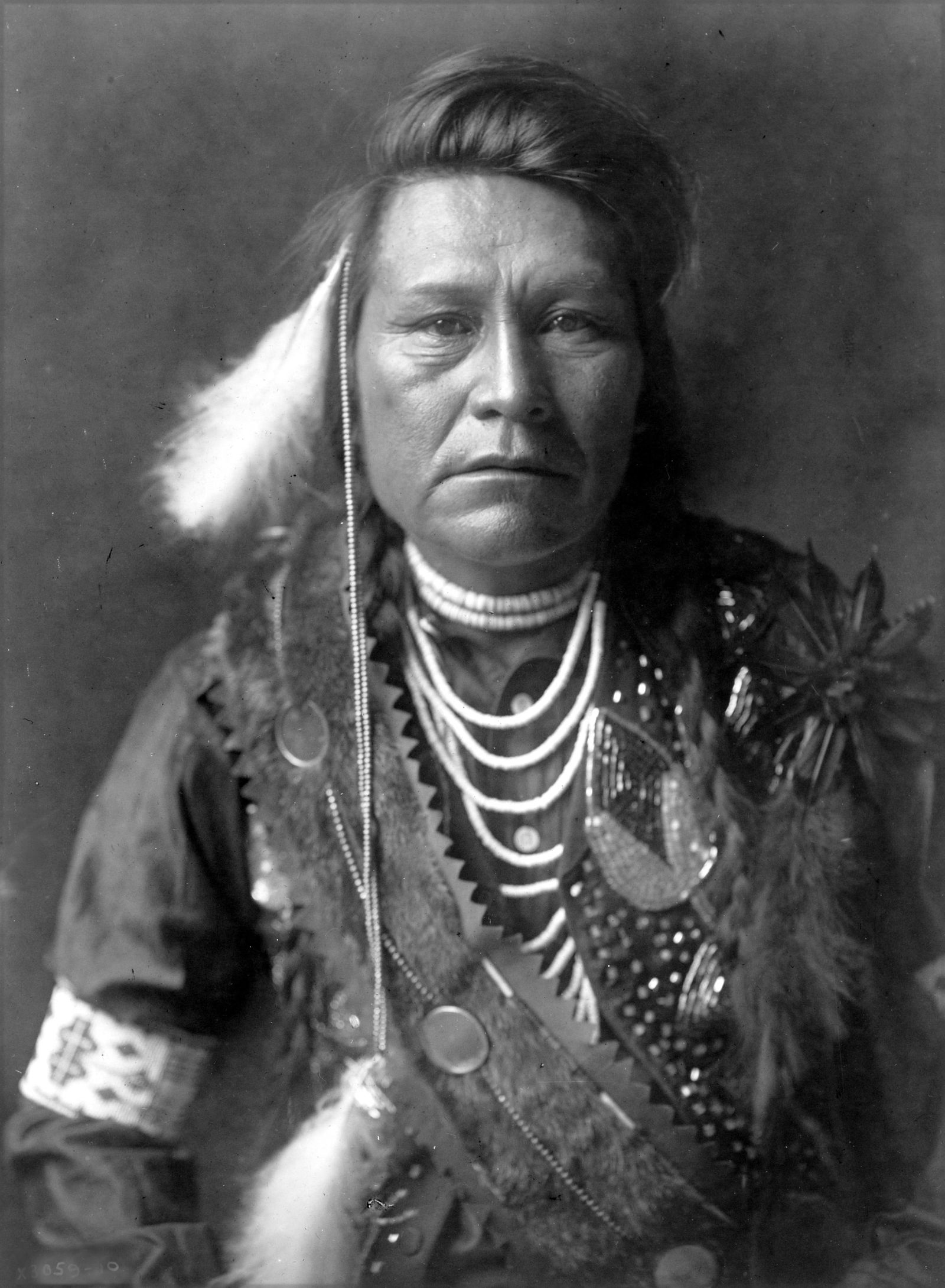 INASHAH; YAKIMA: Title: INASHAH; YAKIMA Artist/Source: EDWARD SHERIFF CURTIS Original Date: 1910 Dimensions: 8X10 Description: || UNITED STATES SHIPPING ONLY! || This lot is a Dye Based Photolithograph and is a