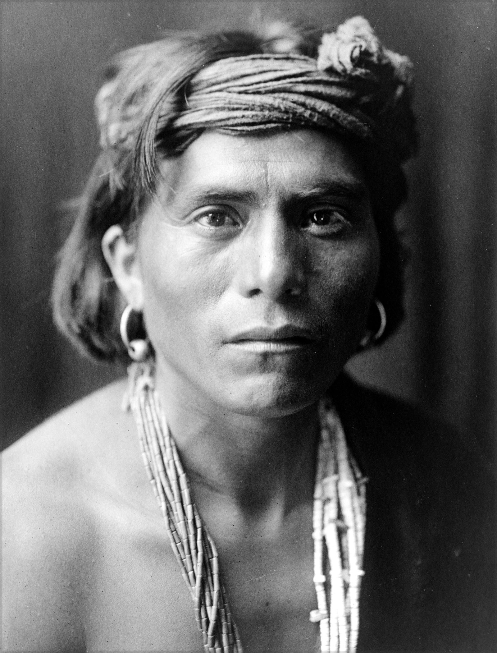 NOVA WALPI: Title: NOVA WALPI Artist/Source: EDWARD SHERIFF CURTIS Original Date: 1906 Dimensions: 8X10 Description: || UNITED STATES SHIPPING ONLY! || This lot is a Dye Based Photolithograph and is a restoration