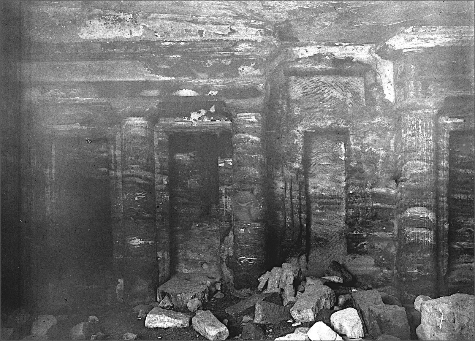 PALESTINE; TRANSJORDANIA. PETRA: Title: PALESTINE; TRANSJORDANIA. PETRA Artist/Source: UNKNOWN Original Date: UNKNOWN Dimensions: 8X10 Description: || UNITED STATES SHIPPING ONLY! || This lot is a Dye Based Photolithograph and is a r