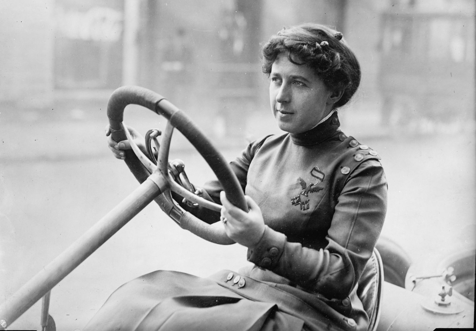 RACE CAR DRIVER JOAN NEWTON: Title: RACE CAR DRIVER JOAN NEWTON Artist/Source: HARRIS AND EWING Original Date: 1910 Dimensions: 8X10 Description: || UNITED STATES SHIPPING ONLY! || This lot is a Dye Based Photolithograph and is a