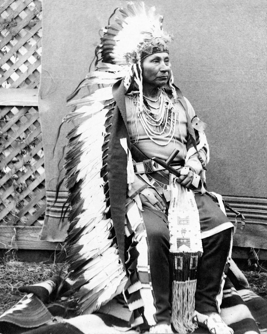 1900, CHIEF PEO OF THE UMATILLA INDIANS: Title: 1900, CHIEF PEO OF THE UMATILLA INDIANS Artist/Source: LEE MOORHOUSE (1850-1926) Original Date: 1900 Dimensions: 10X8 Description: || UNITED STATES SHIPPING ONLY! || This lot is a Dye Based Pho