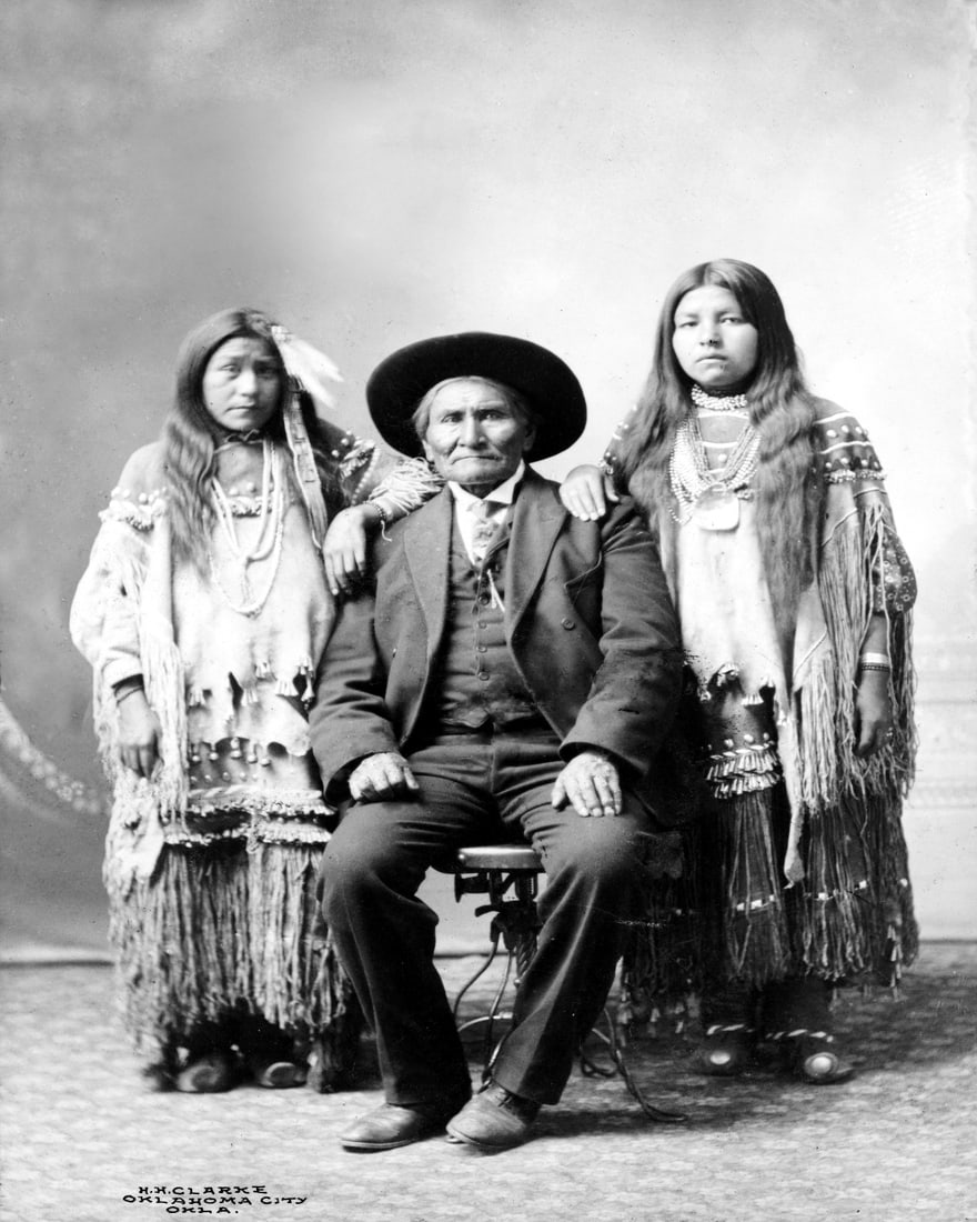 C. 1900; GERONIMO AND HIS 2 NEICES: Title: C. 1900; GERONIMO AND HIS 2 NEICES Artist/Source: H.H. Clarke Original Date: 1900 Dimensions: 10 x 8 Description: || UNITED STATES SHIPPING ONLY! || This lot is a Dye Based Photolithograph and