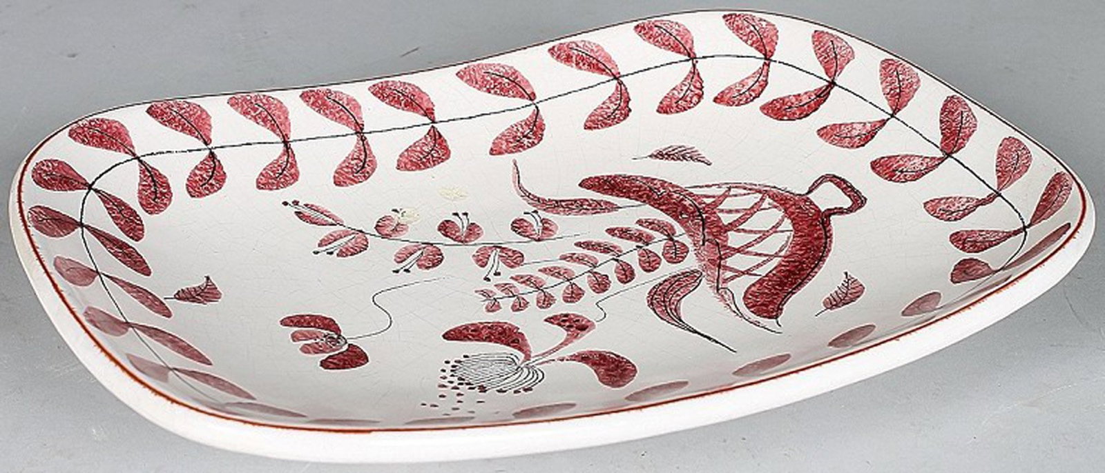 Large dish, Stig Lindberg, Gustavsberg studio.: Title: Large dish, Stig Lindberg, Gustavsberg studio. Description: Large dish, Stig Lindberg, Gustavsberg studio. Faience. 1940s. Measures: 26 cm. Signed with "studio hand". In perfect condition. Rese