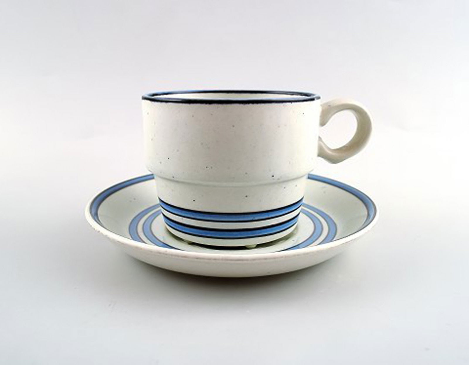 Stig Lindberg (1916-1982), Gustavsberg. 5 sets of "Darts" coffee cups in hand painted stoneware. - 2