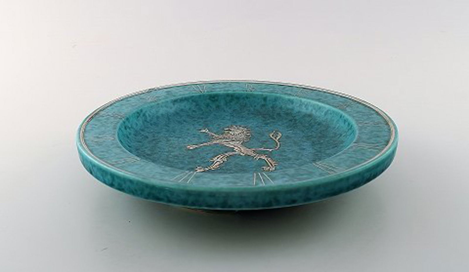 Wilhelm Kåge, Gustavsberg, art deco Argenta dish on feet in ceramics decorated with lion in - 2