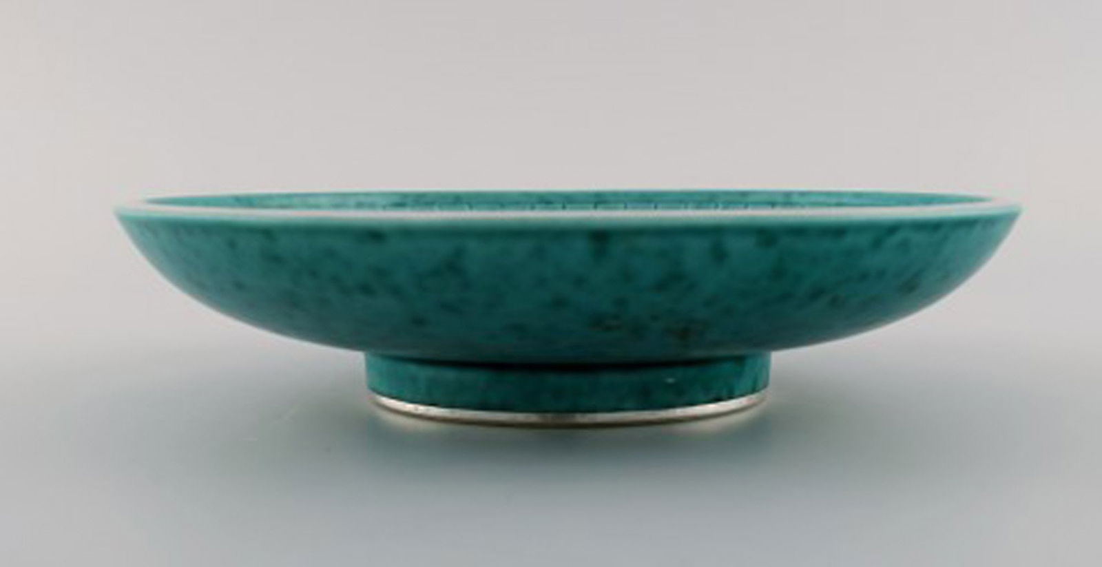 Wilhelm Kåge for Gustavsberg. Rare Argenta art deco bowl in glazed ceramics decorated with fish - 2