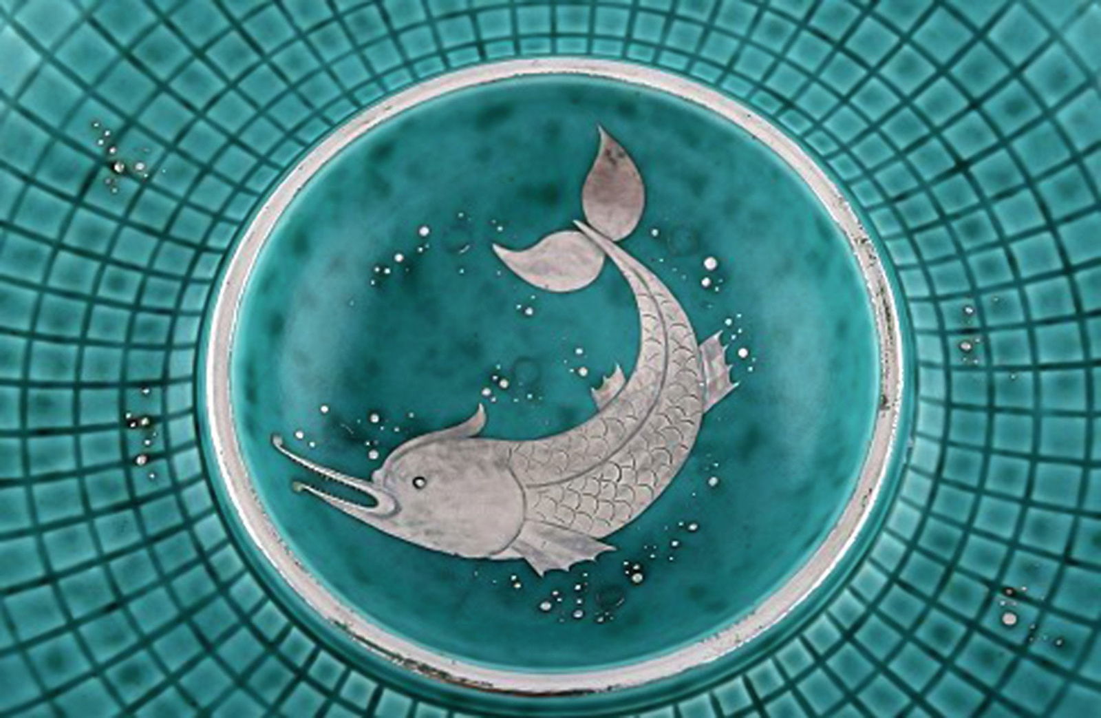Wilhelm Kåge for Gustavsberg. Rare Argenta art deco bowl in glazed ceramics decorated with fish - 3