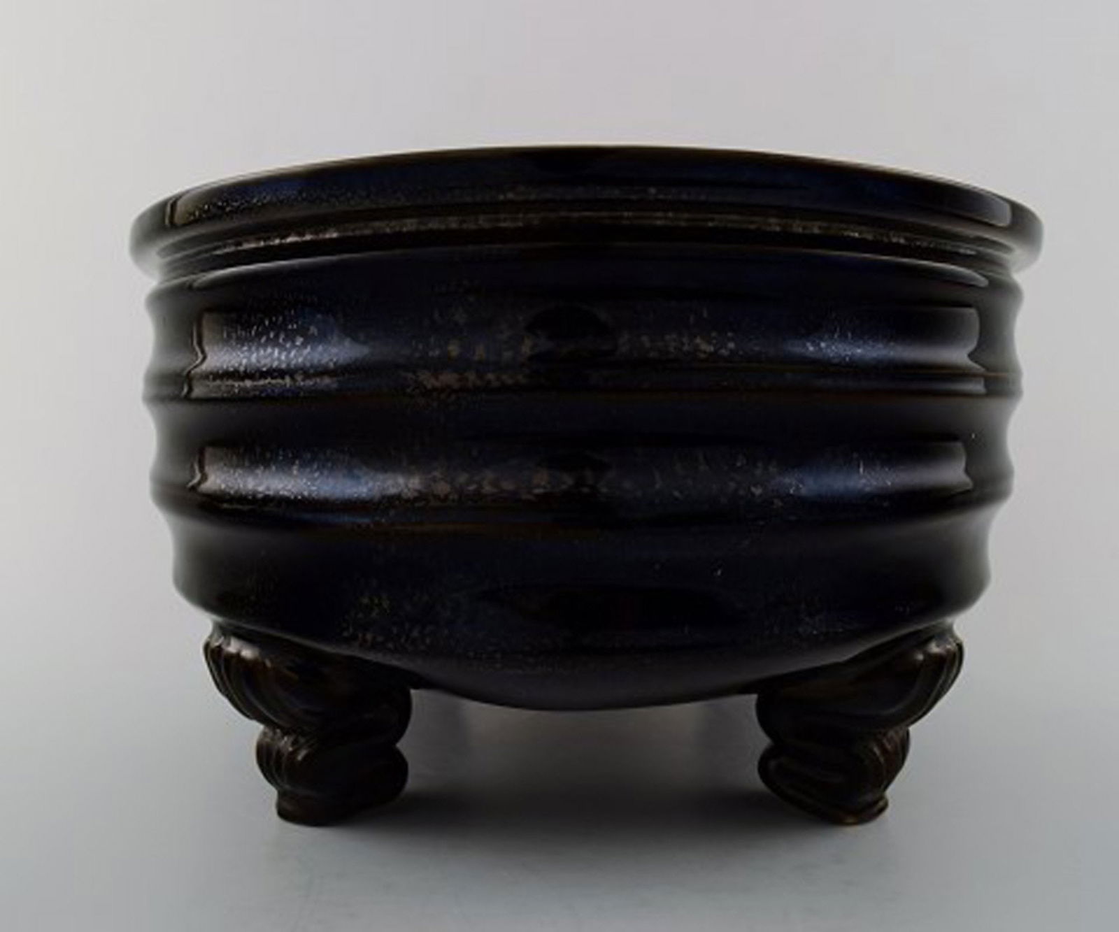 Svend Hammershøi for Kähler. Large Flowerpot / compote with dark blue glaze. - 4