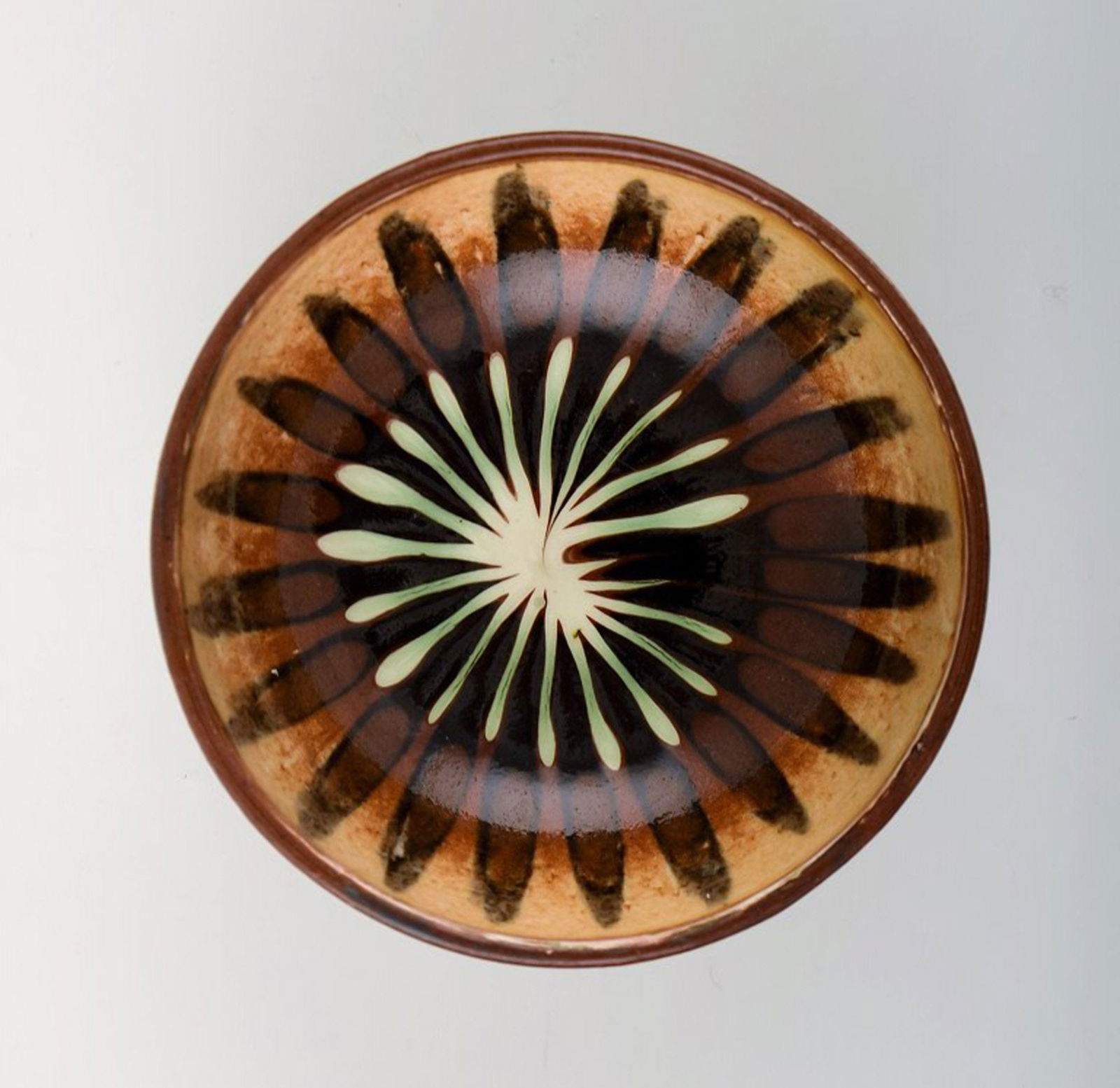 Kähler, Denmark, glazed stoneware bowl.: Title: Kähler, Denmark, glazed stoneware bowl. Description: Kähler, Denmark, glazed stoneware bowl. Approx. 1940s. Stamped. Measures: 8 cm. x 5.5 cm. In very good condition. Reserve: $70.00