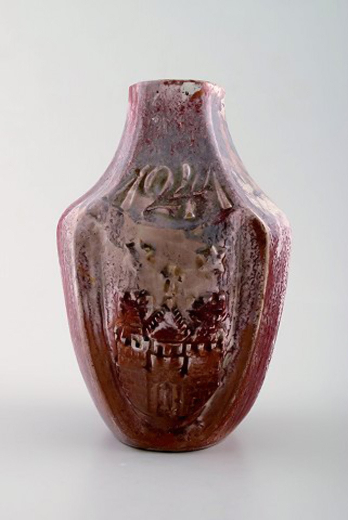 Three Kähler vases with luster glaze, Karl Hansen Reistrup. With the three Danish lions, the - 4