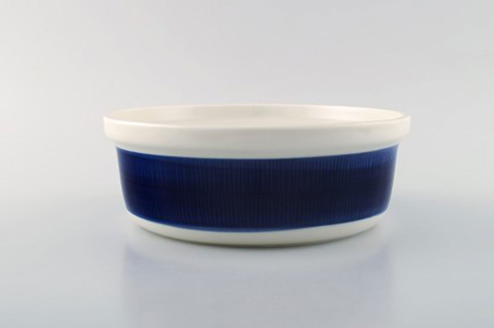 Hertha Bengtsson (1917-1993) for Rörstrand. Set of 3 "Koka" bowls, service in glazed stoneware. - 2