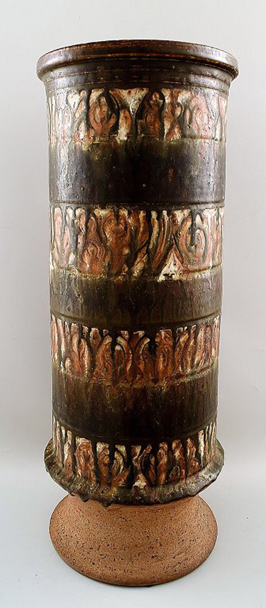 Rabiusla Herrliber, Swiss ceramist, monumental floor vase. (1 of 6)