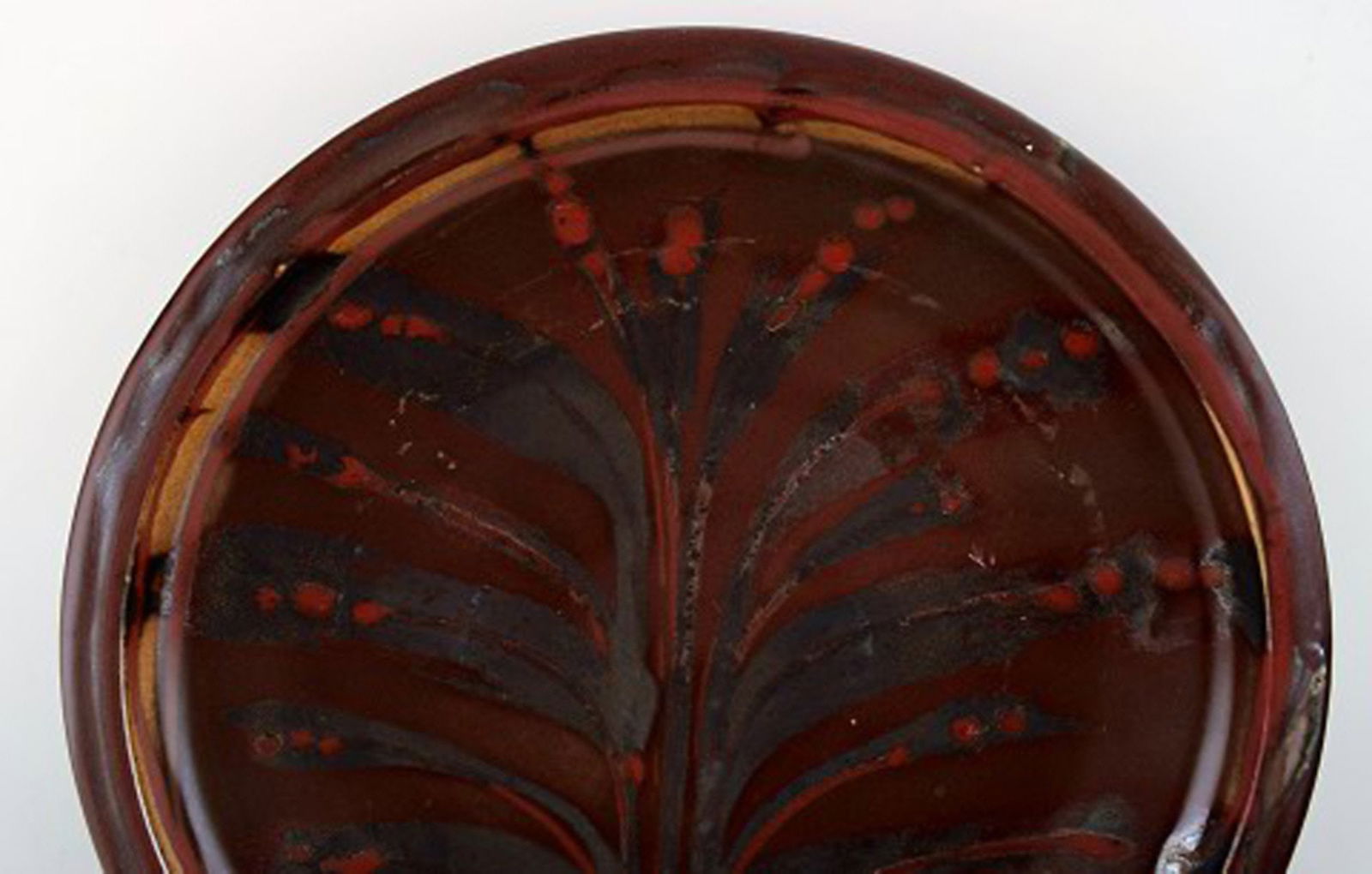 Robin Hopper, English / Canadian ceramist. Ceramic dish in luster glaze. - 3