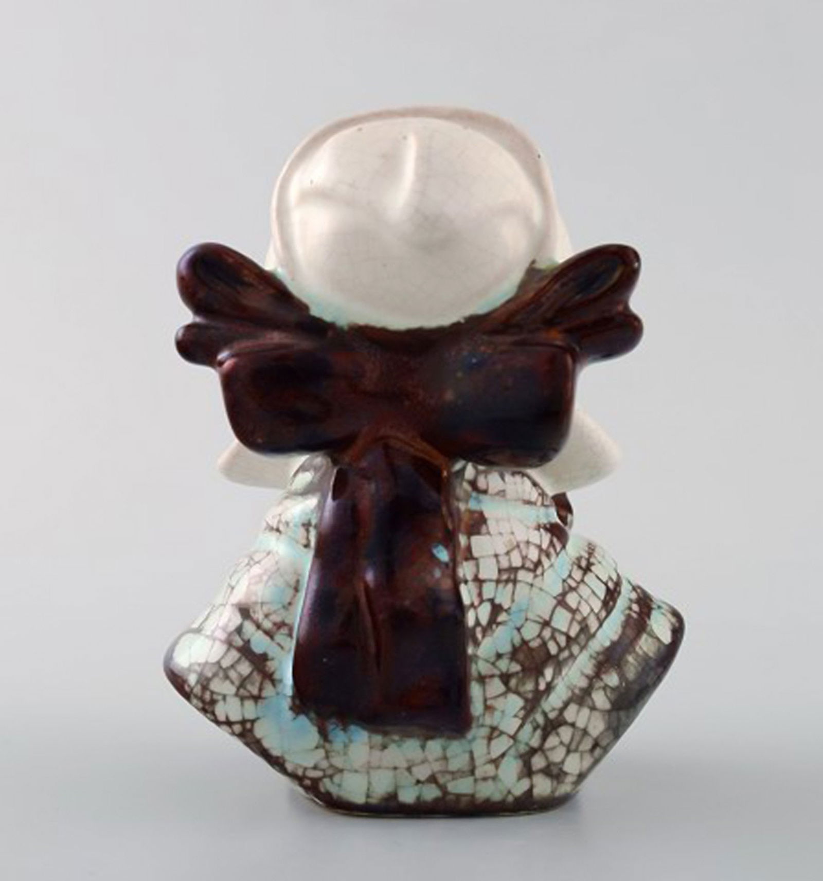 Michael Andersen Ceramics from Bornholm. 2 female heads, national costume. - 4