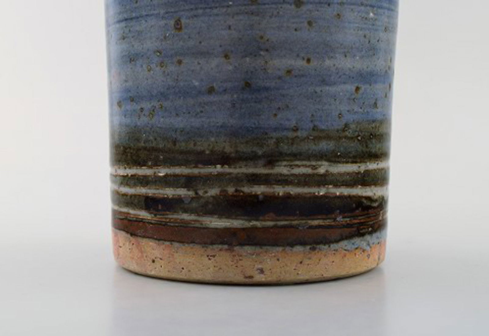 Helle Allpass (1932-2000). Vase of glazed stoneware decorated with beautiful brown and blue glaze. - 5