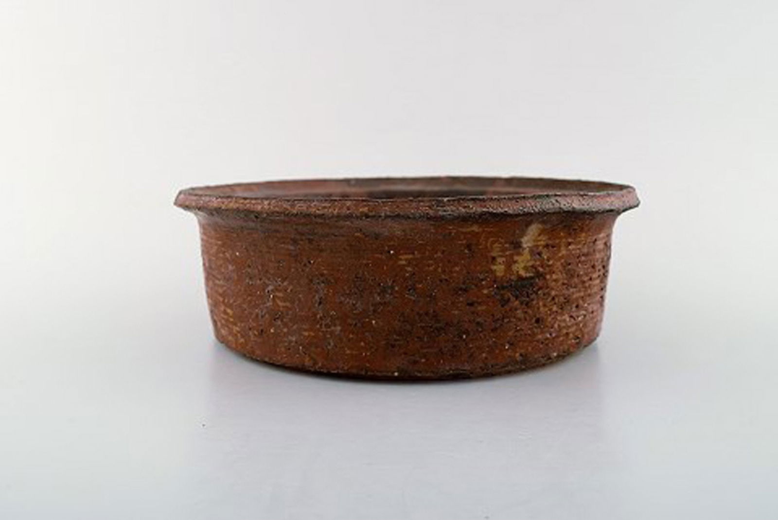 Niels Oluf 'Jeppe' Thorkelin-Eriksen (1926-1981). Danish potter. 2 unique bowls in raku burned clay. - 2