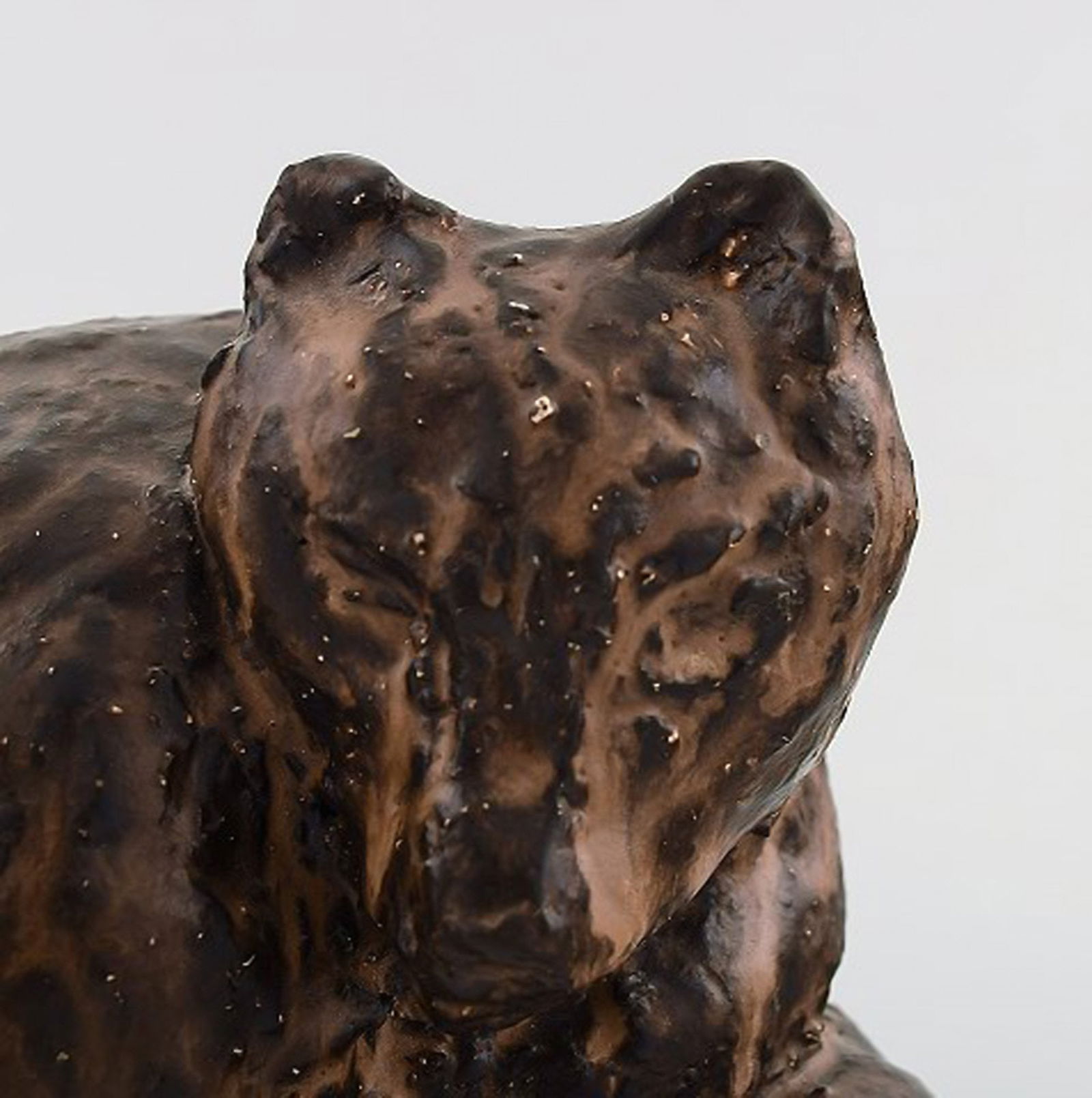 Scandinavian ceramist. Unique figure of brown bear in glazed stoneware. Mid 20th century. - 3