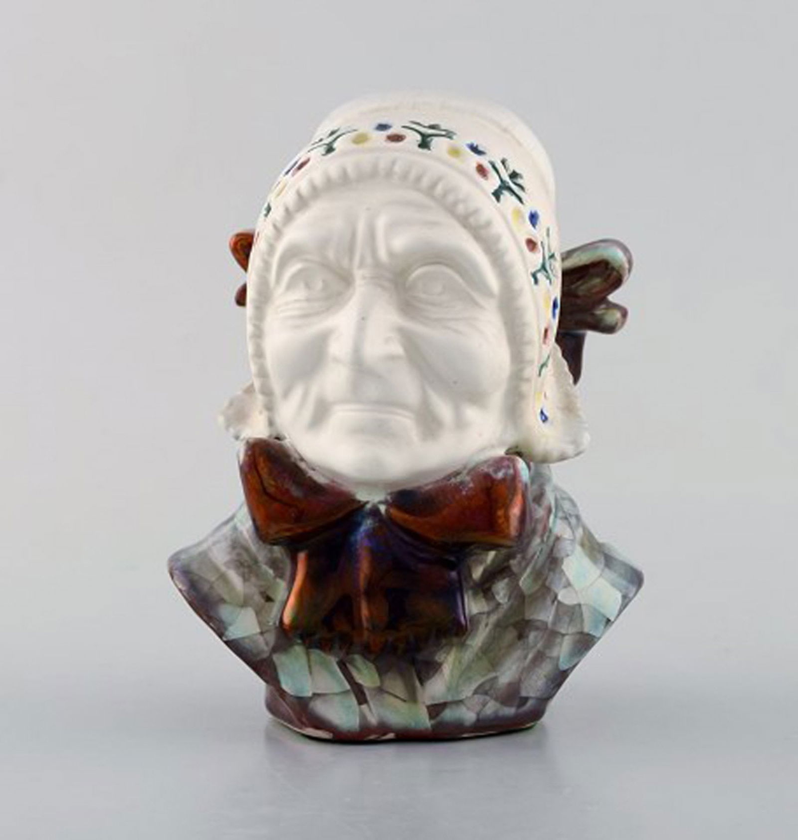 Michael Andersen Ceramics from Bornholm. A pair of heads, national costume, hand painted. - 5