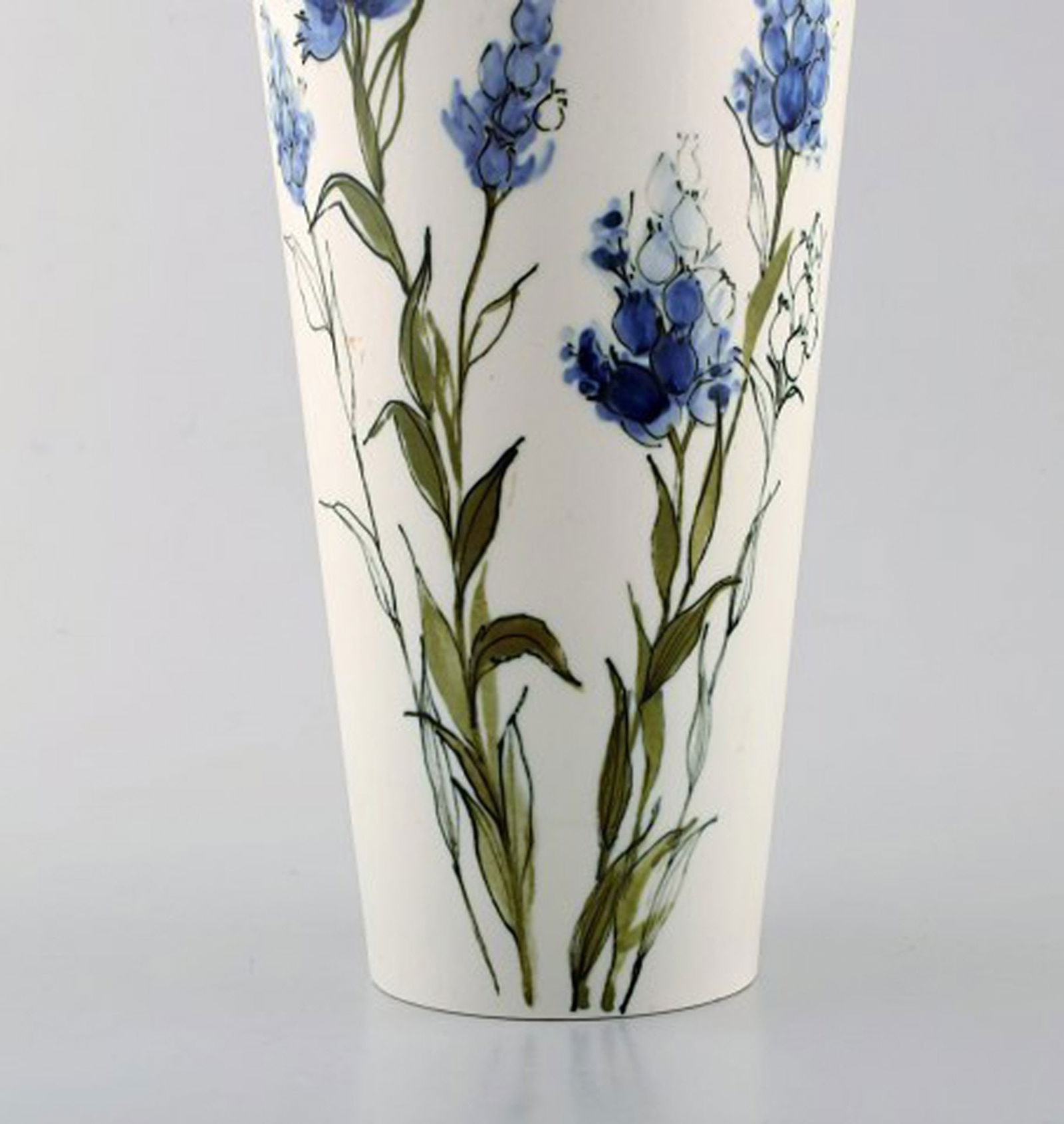 Hilkka-Liisa Ahola (1920-2009) for Arabia. Vase in glazed ceramic with floral motif. 1960's. - 3