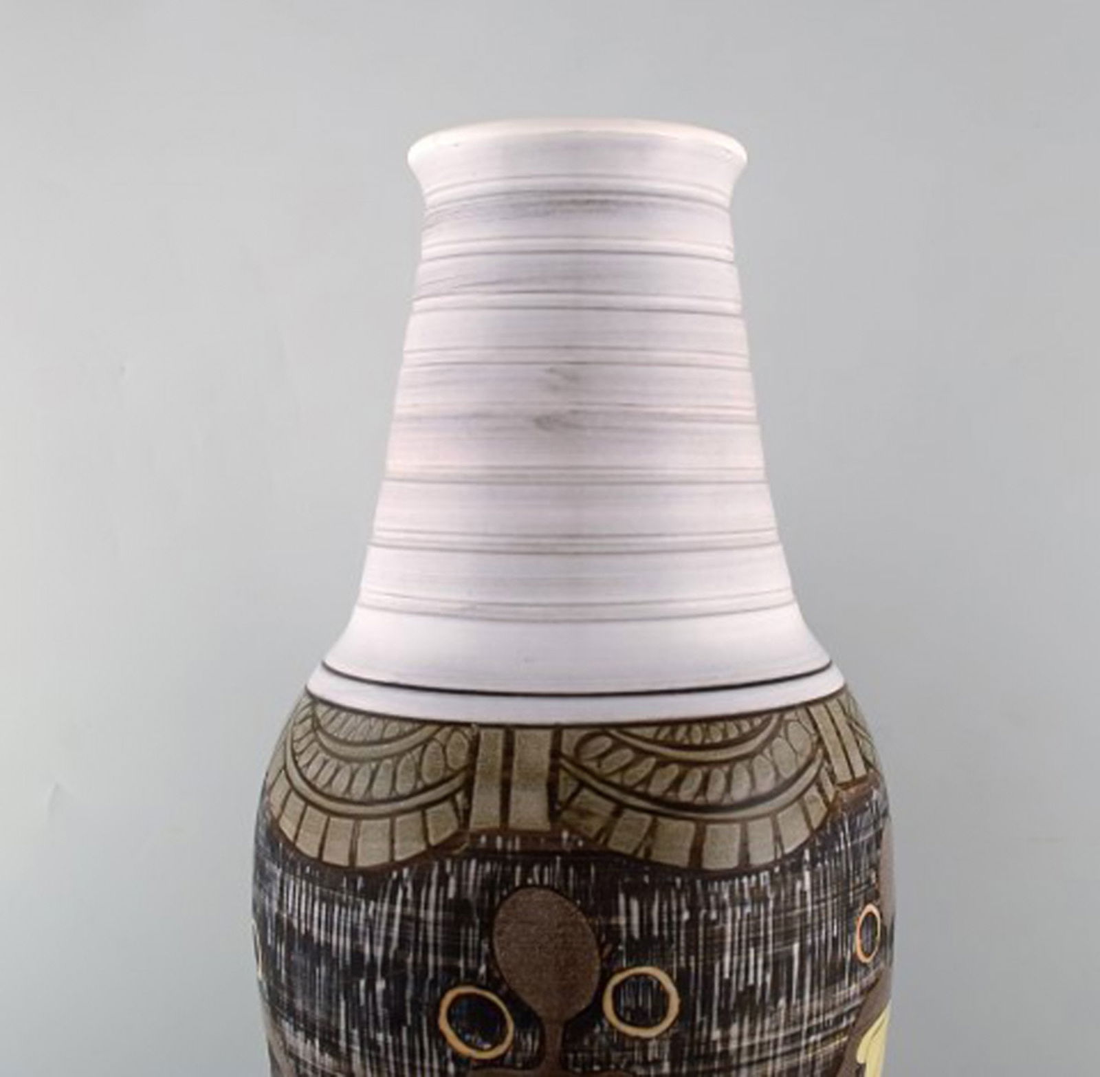 Laholm keramik. Colossal unique floor vase in glazed ceramics with negresses in colorful dresses. - 4