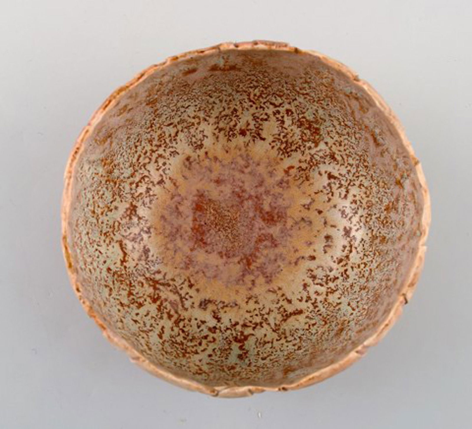 Lizzie Schnakenburg Thyssen (born 1925), Danish artist and ceramist. Unique ceramic bowl. Dated - 4