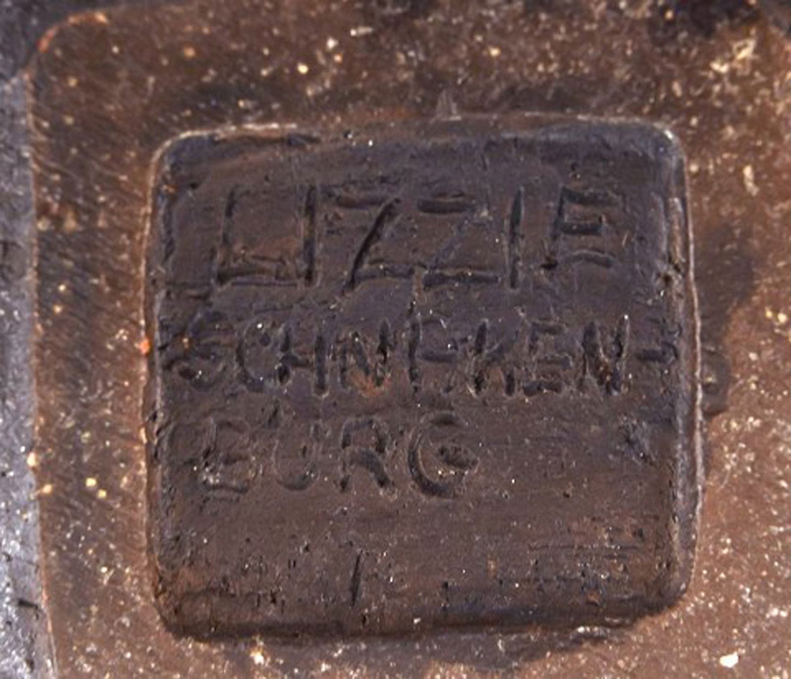 Lizzie Schnakenburg Thyssen (born 1925), Danish artist and ceramist. Unique ceramic bowl. - 7