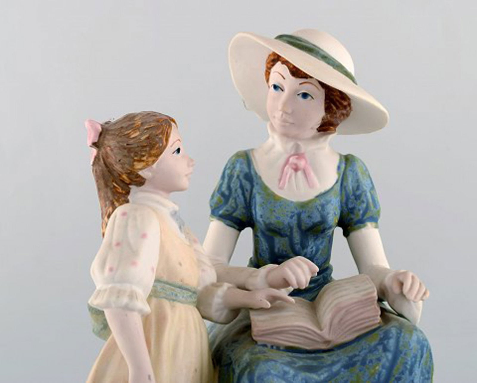 PAL, Spain. Large sculpture in glazed ceramics. Mother with daughter. 1980's. - 2