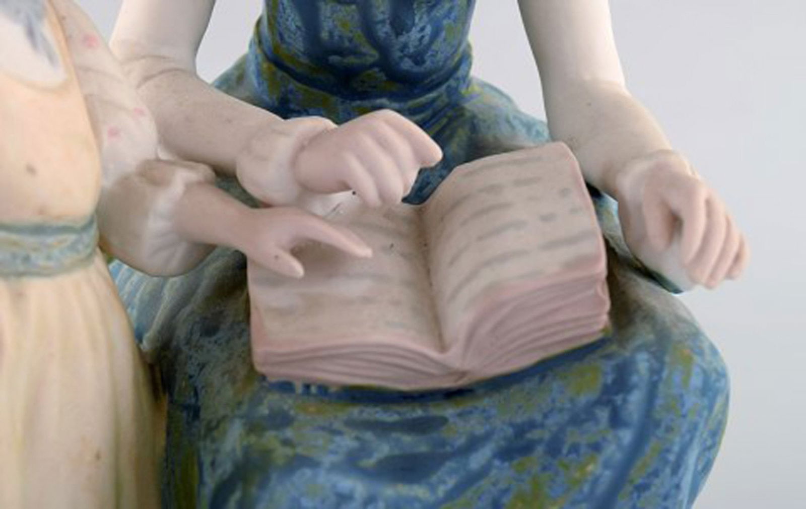 PAL, Spain. Large sculpture in glazed ceramics. Mother with daughter. 1980's. - 8