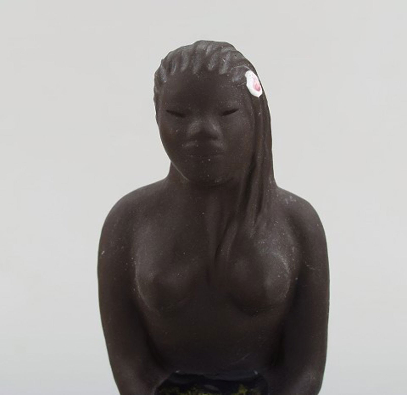 Bengt Wall, Sweden. Balinese girl in raw and glazed ceramics. 1950's. - 2