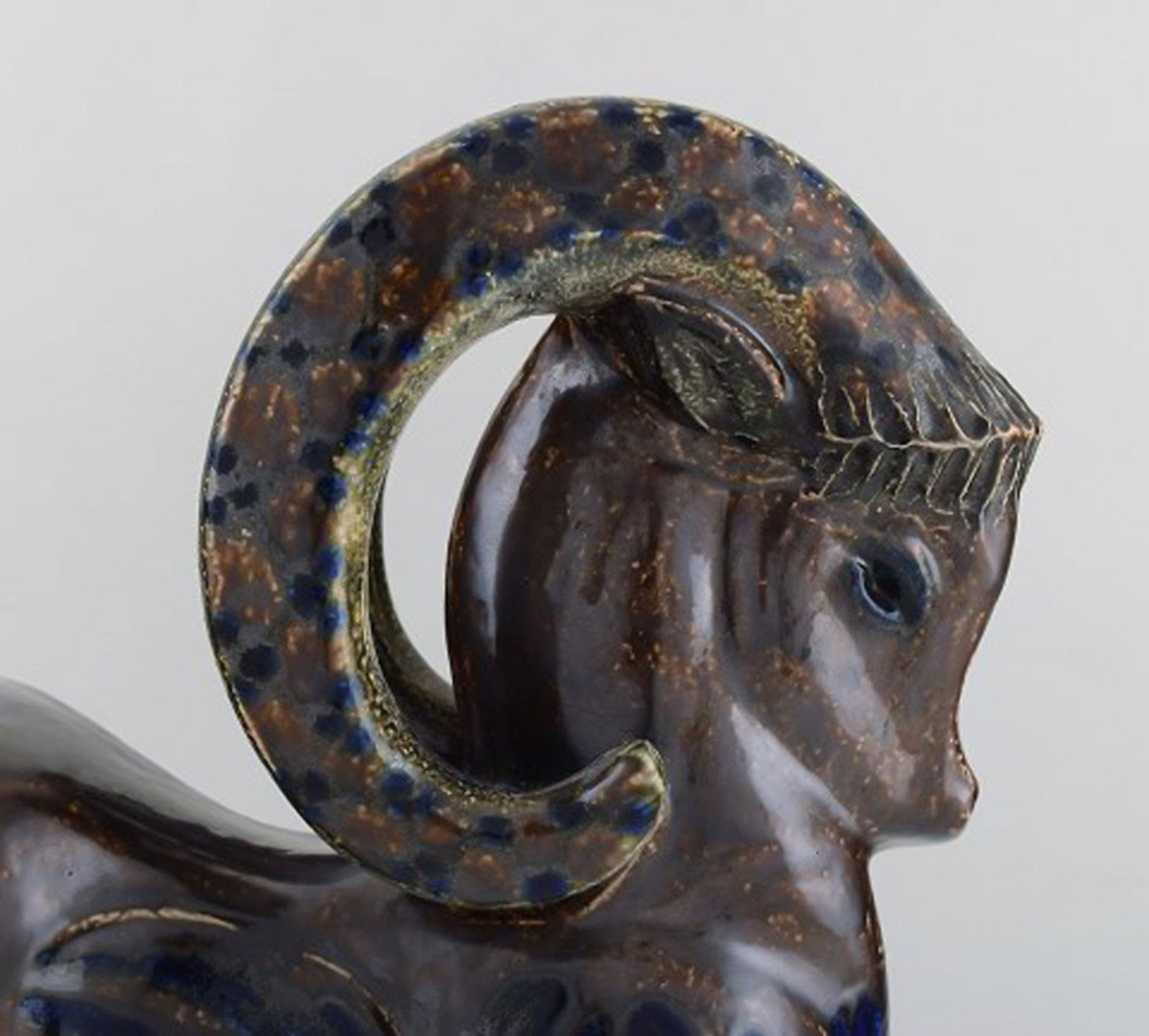 European studio ceramist. Large unique figure in glazed ceramics. Ram. Ca. 1980. - 2